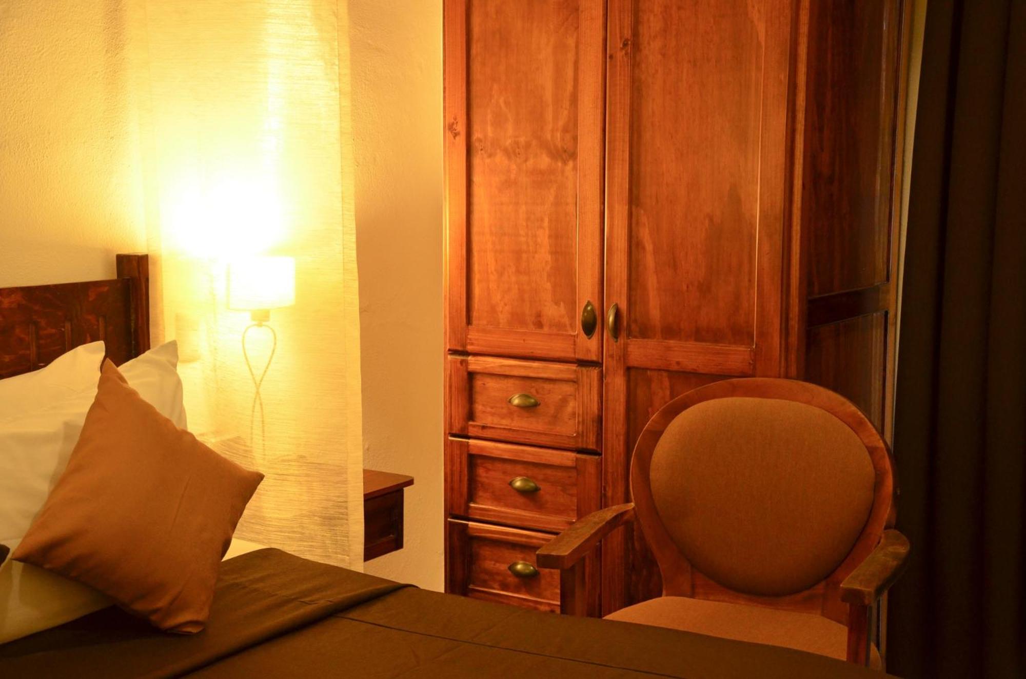 Deluxe Double Room with Balcony - Photo 2