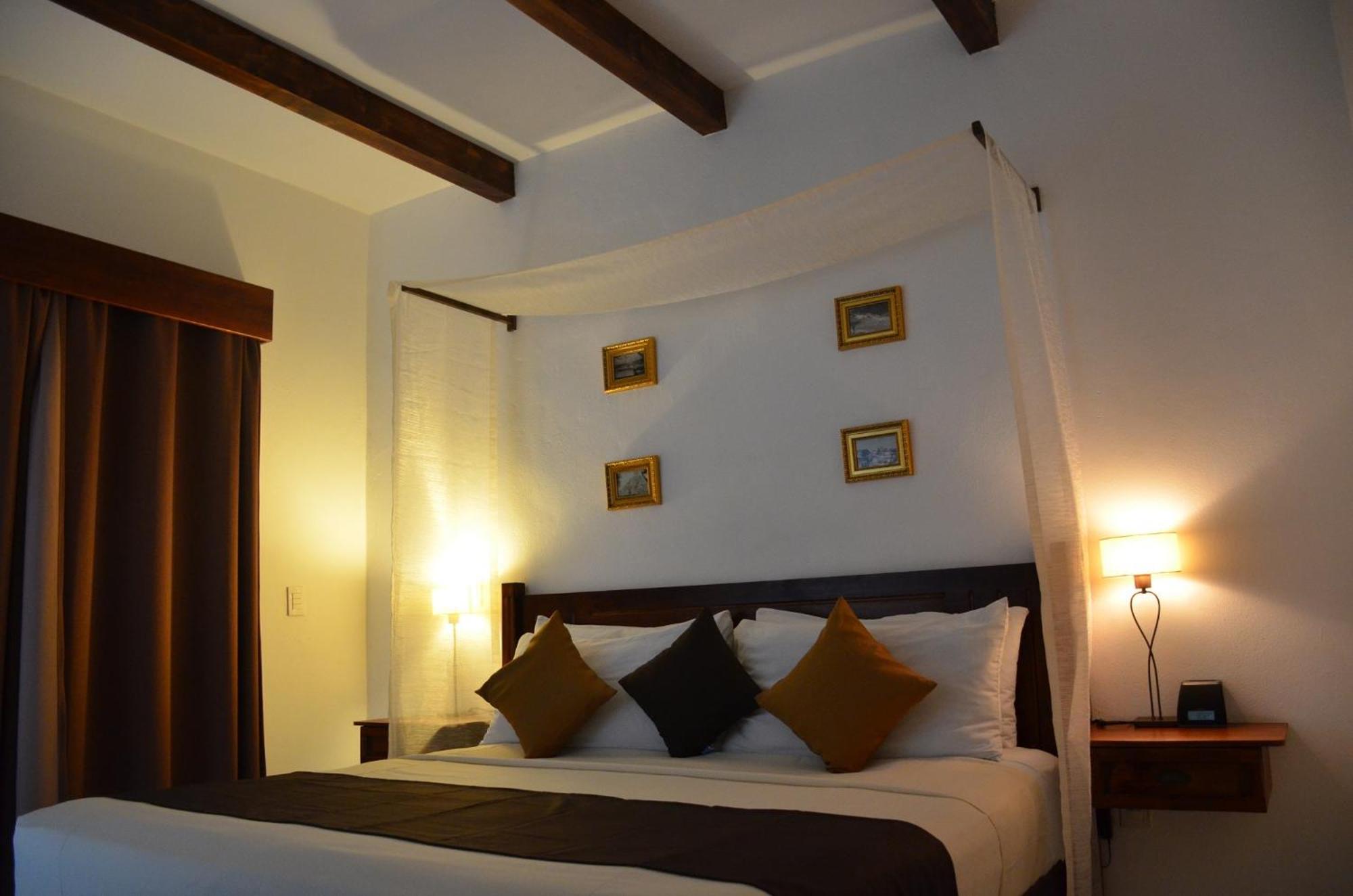 Deluxe Double Room with Balcony - Photo 1
