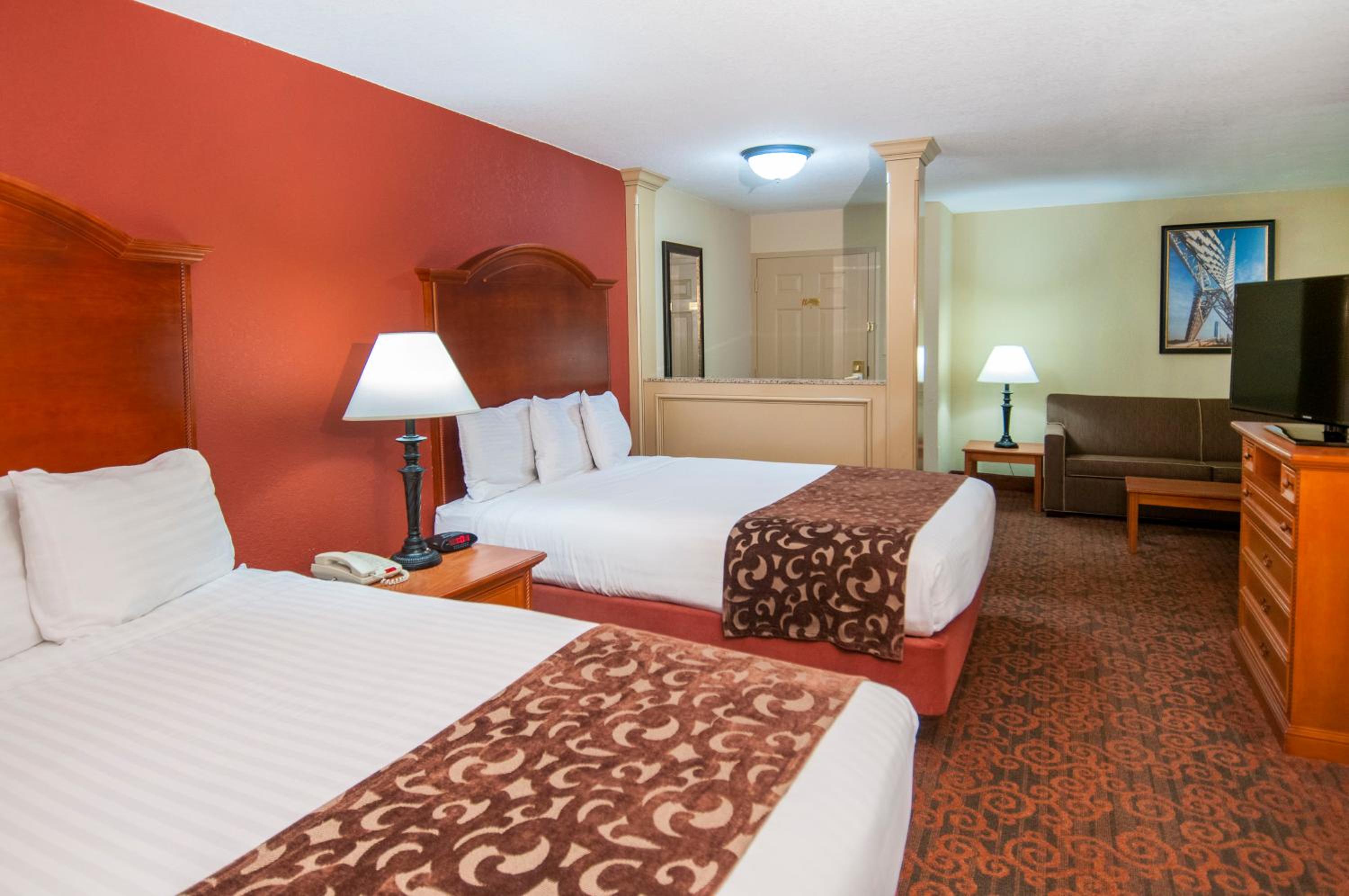Double Queen Suite - Photo 1