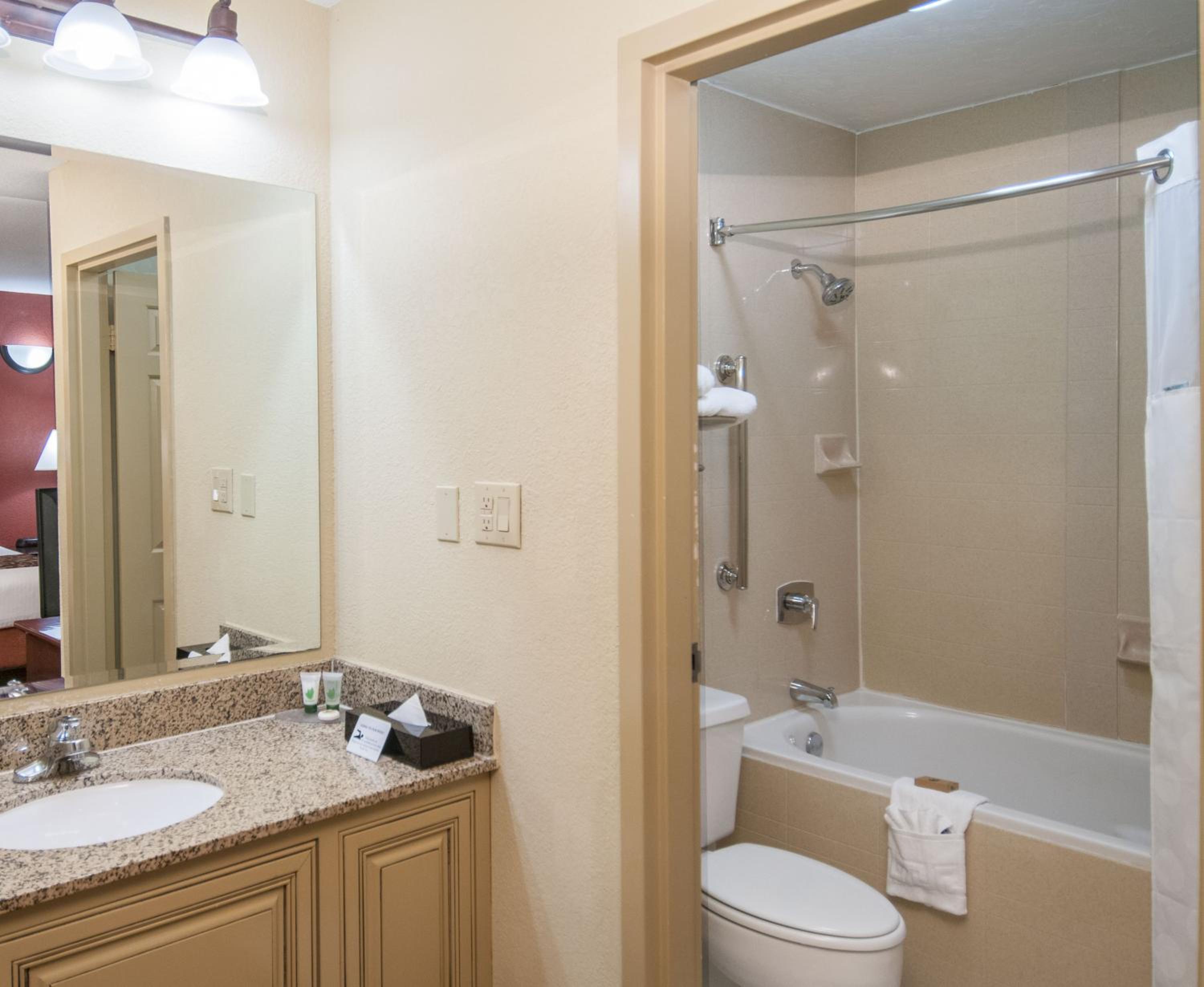 Double Queen Suite - Photo 5