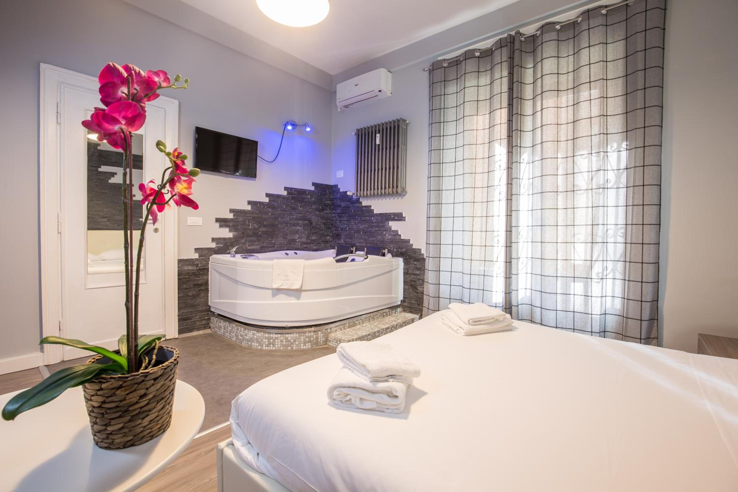 Double Room with Spa Bath