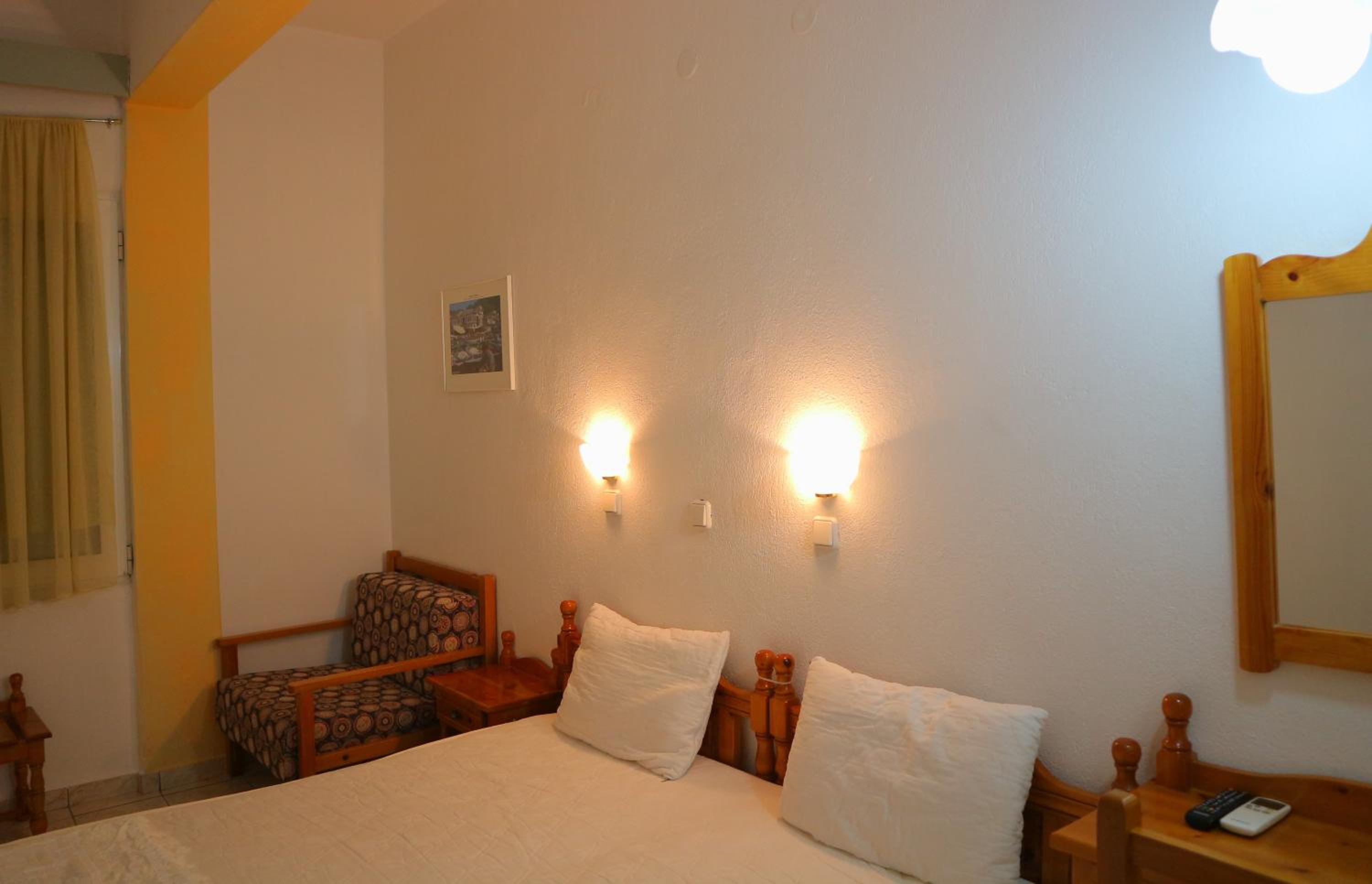 Budget Double Room photo 2