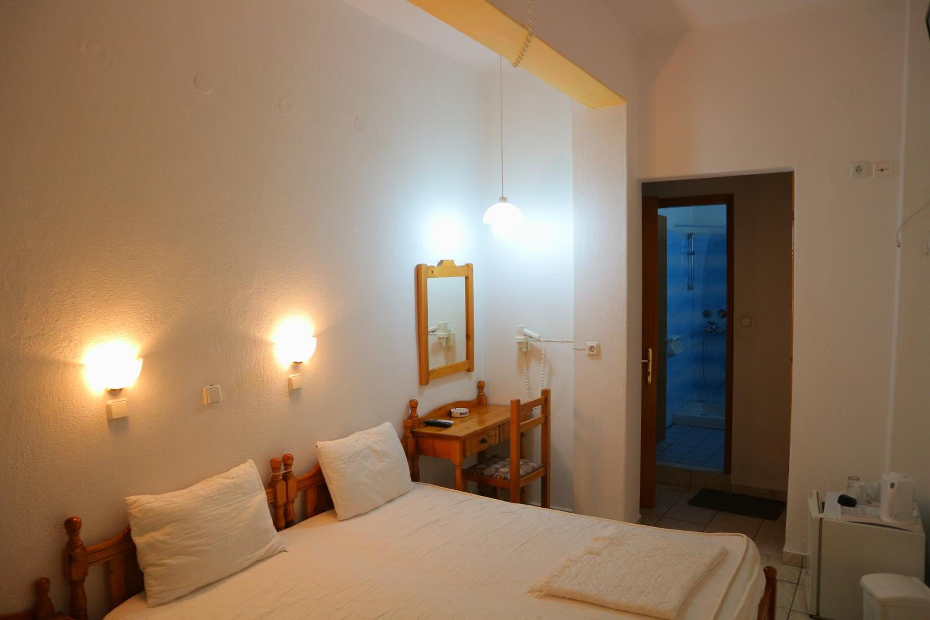 Budget Double Room photo 1