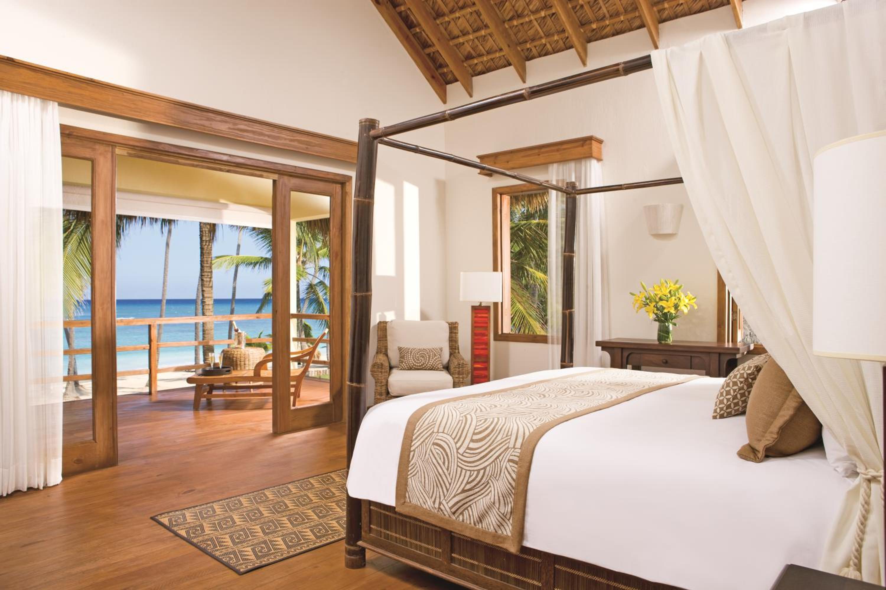  Junior Suite Ocean Front King