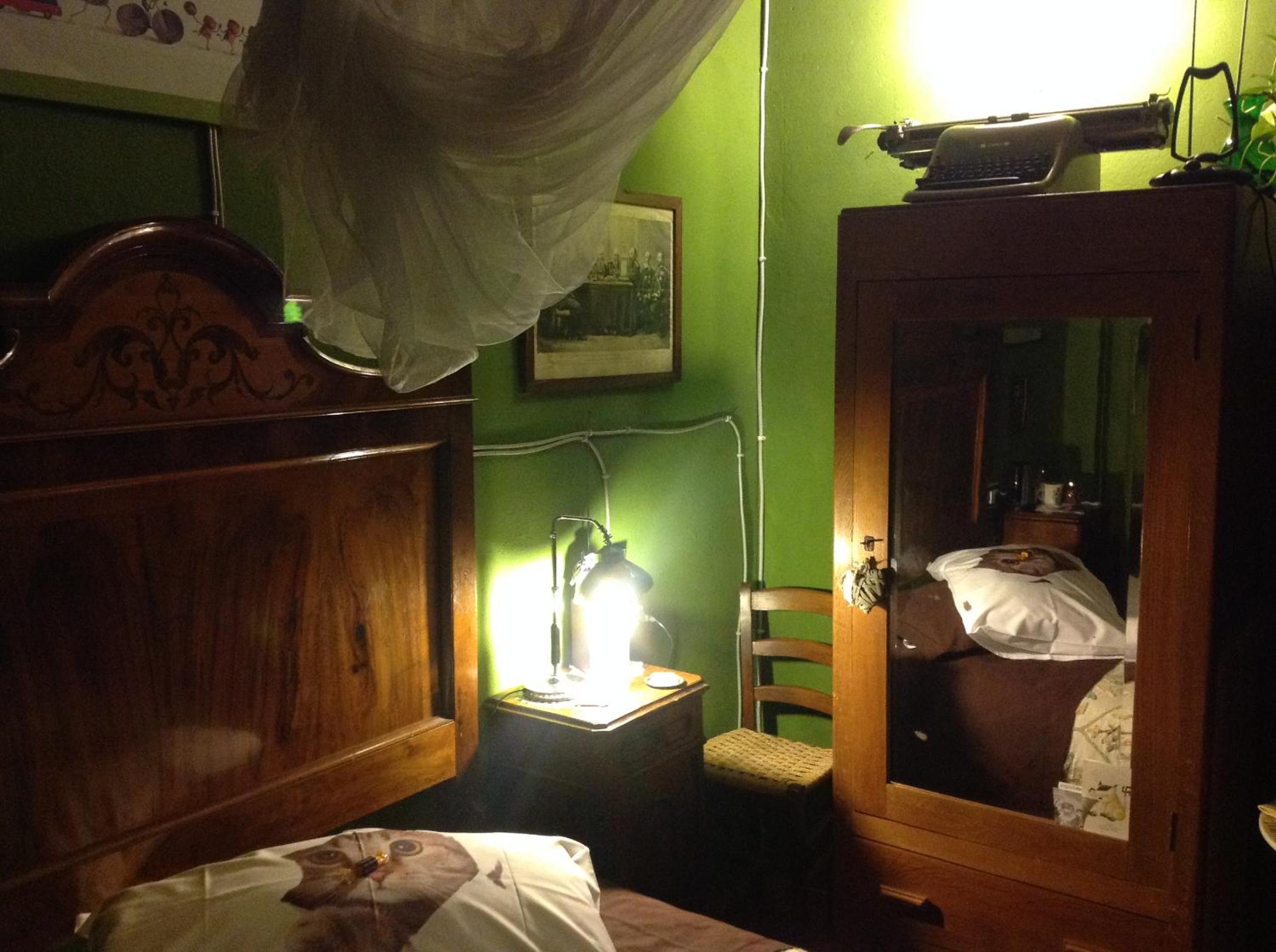 Single Room with Private Bathroom photo 3
