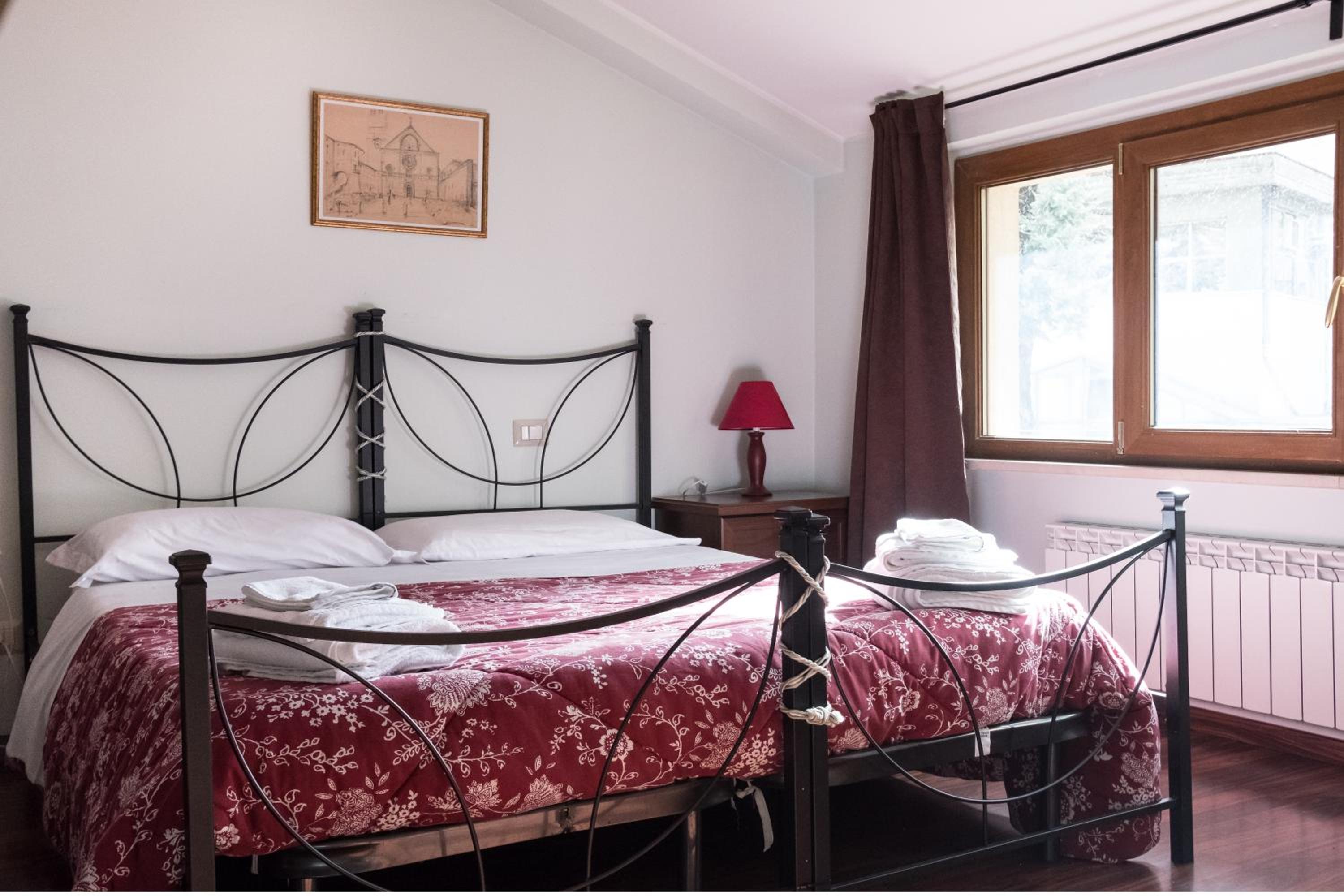 Double Room with Private External Bathroom photo 2