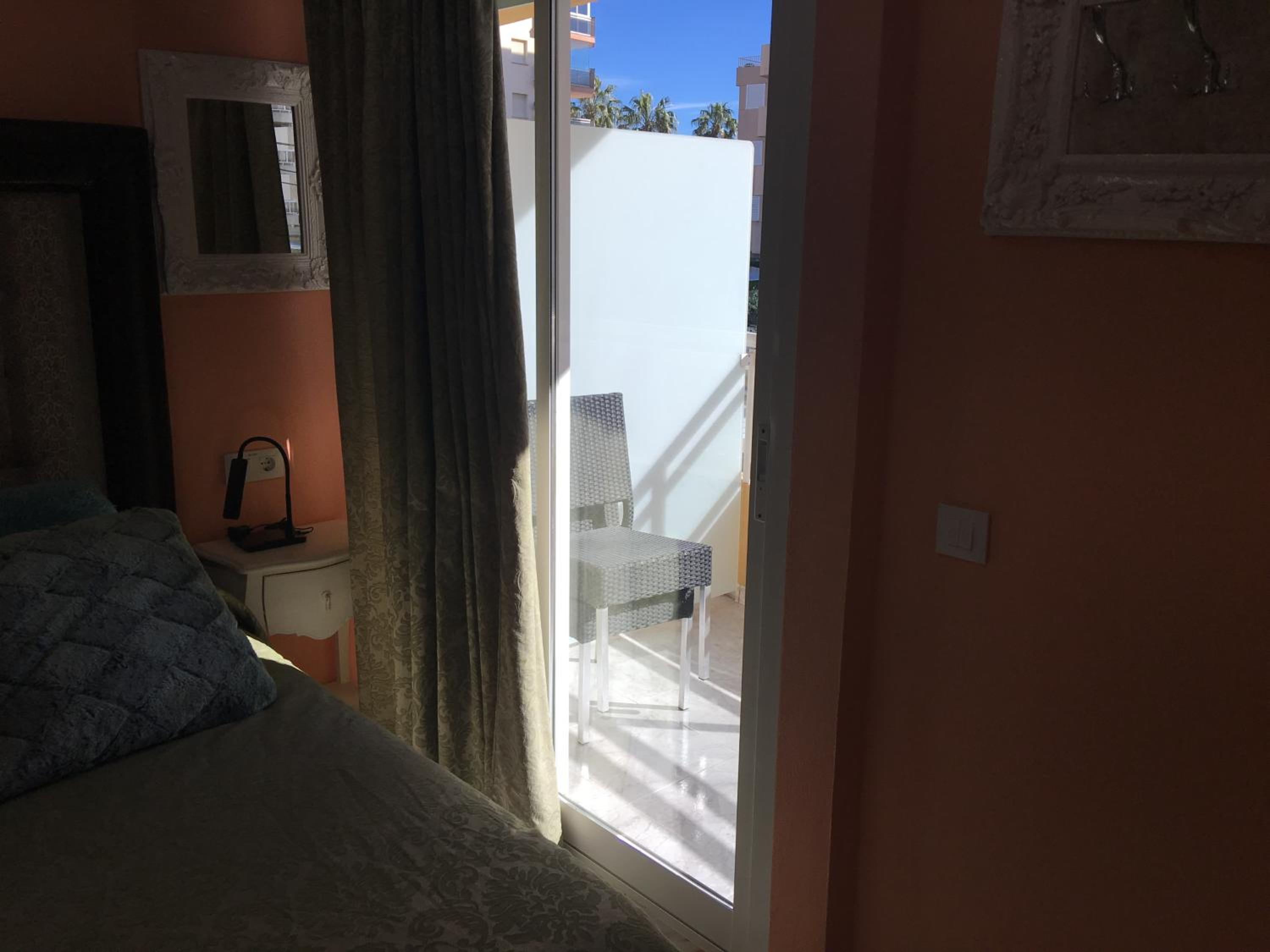 Deluxe Double Room with Balcony and Sea View - Photo 5