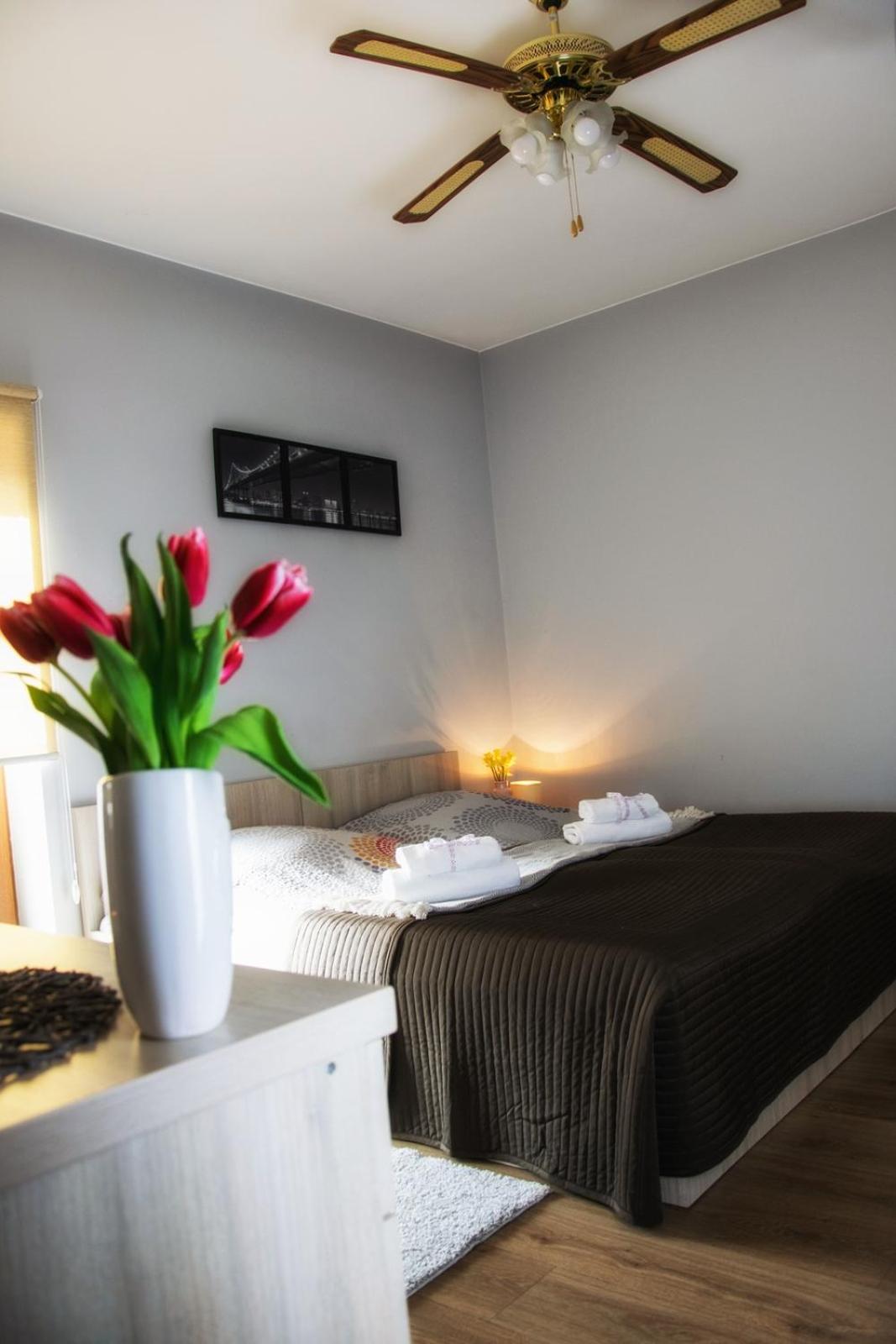 Double Room with Balcony - Photo 5