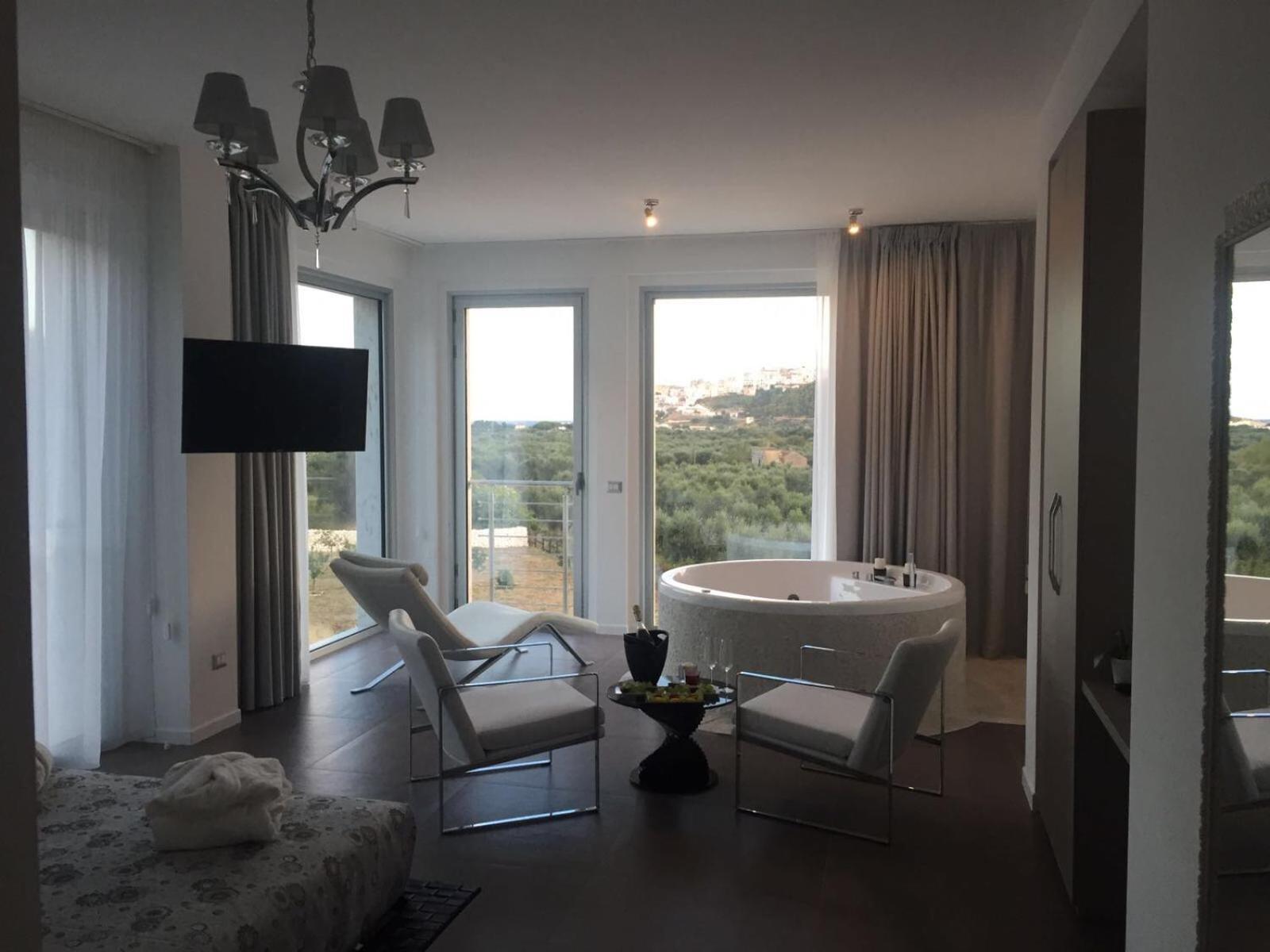 Queen Room with Spa Bath - Photo 28