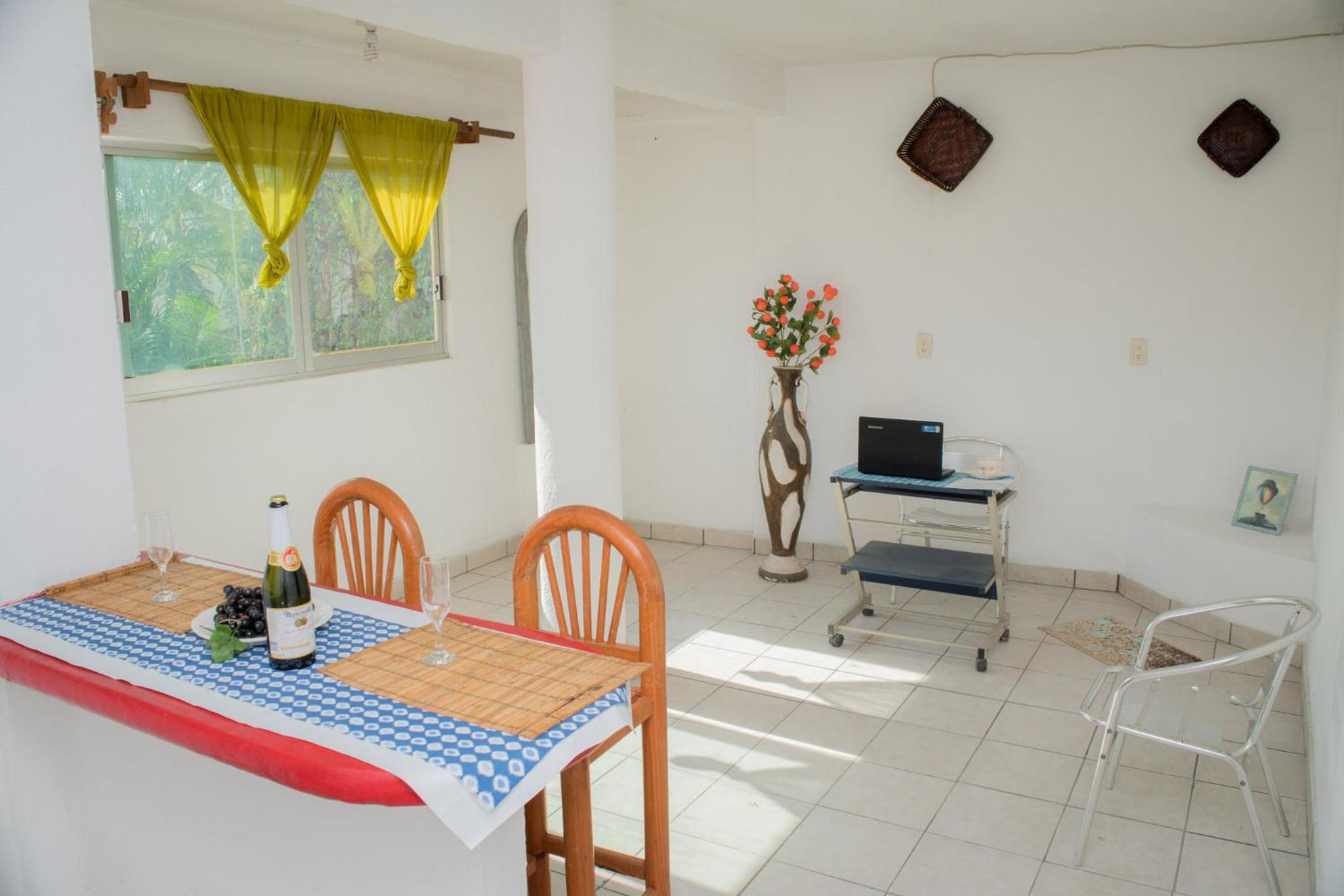 One-Bedroom Apartment photo 2