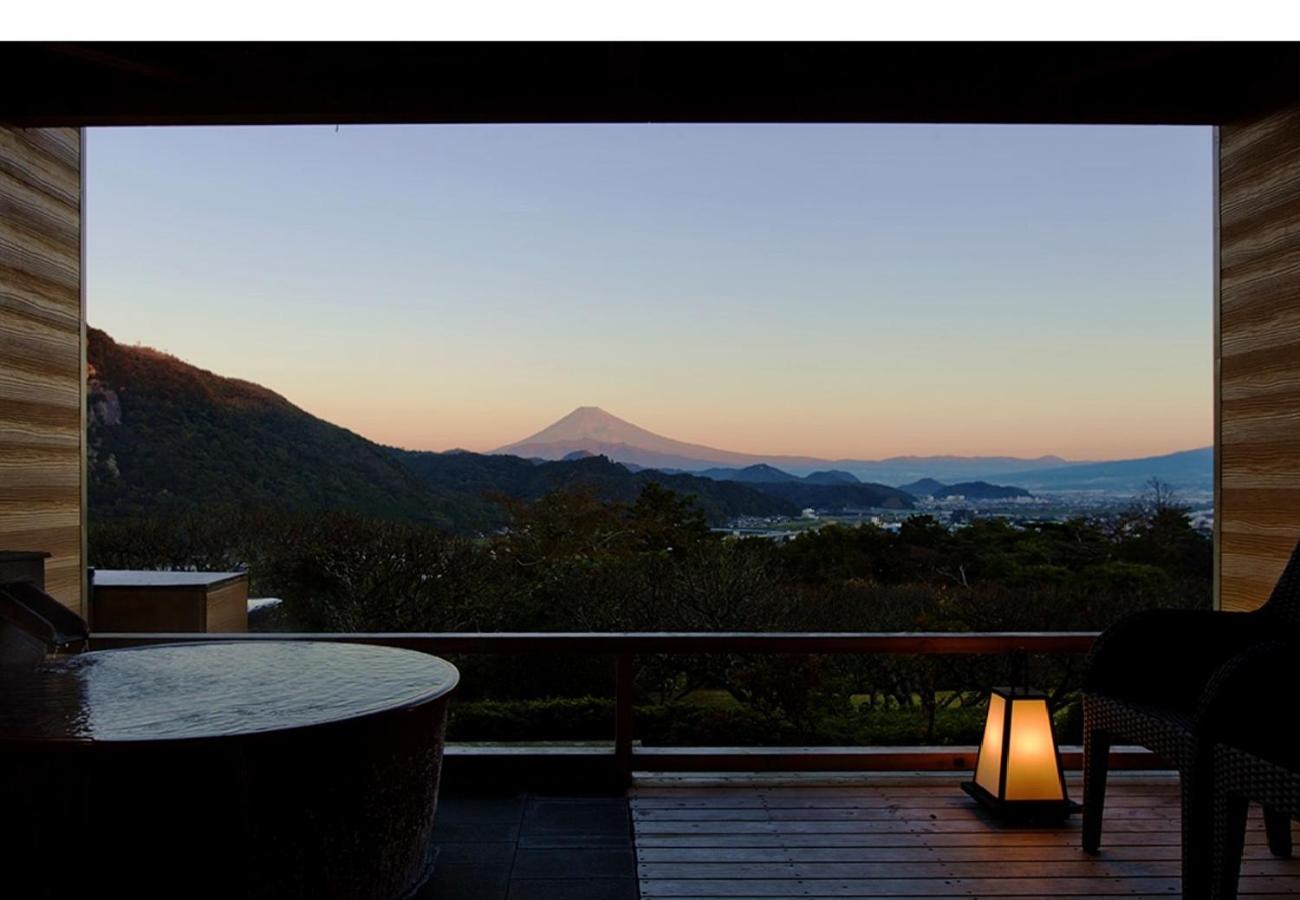 Japanese-Style Room with Open Air-Bath and Mt. Fuji View photo 2