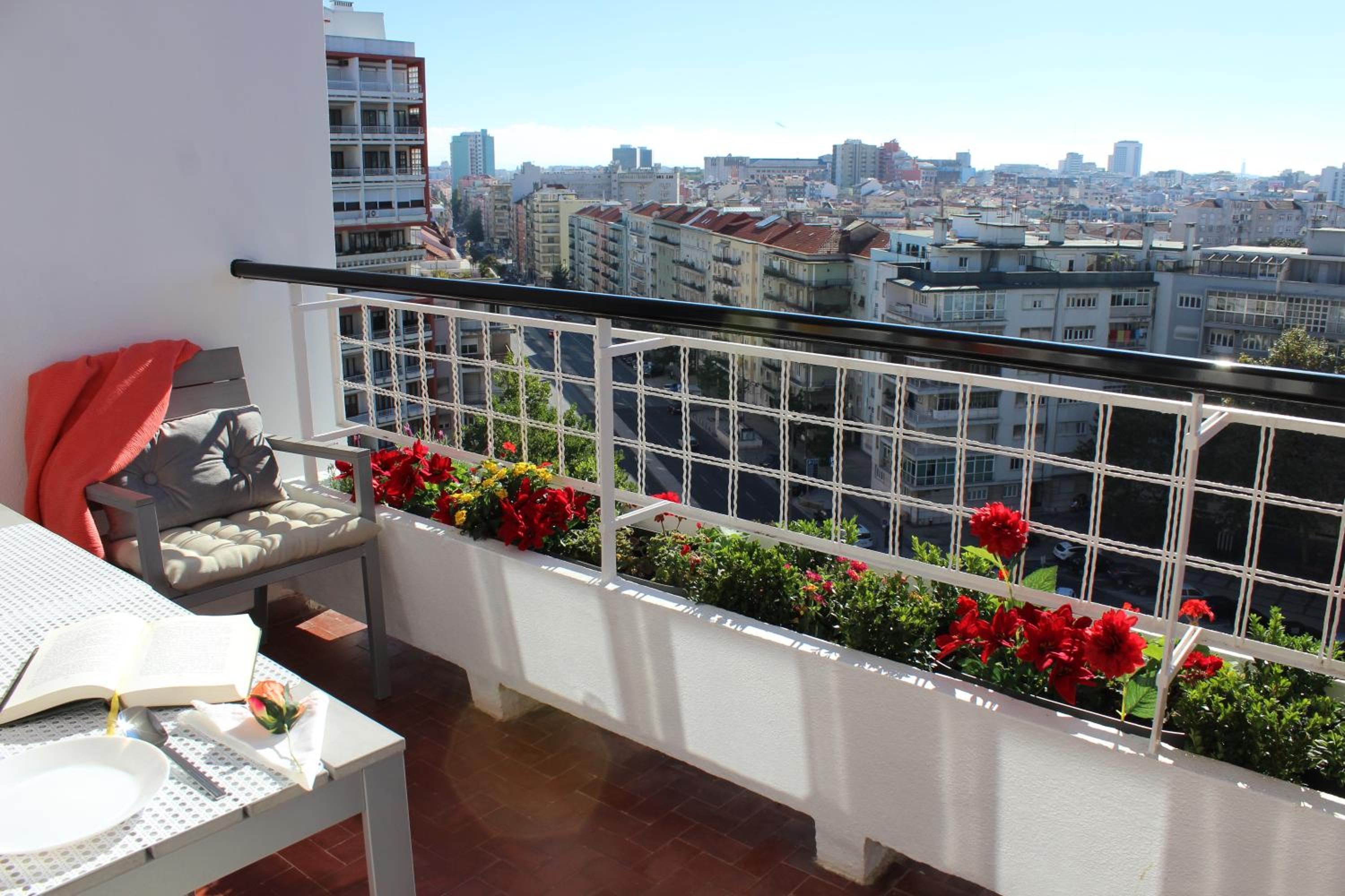 Apartment with Balcony - Photo 12