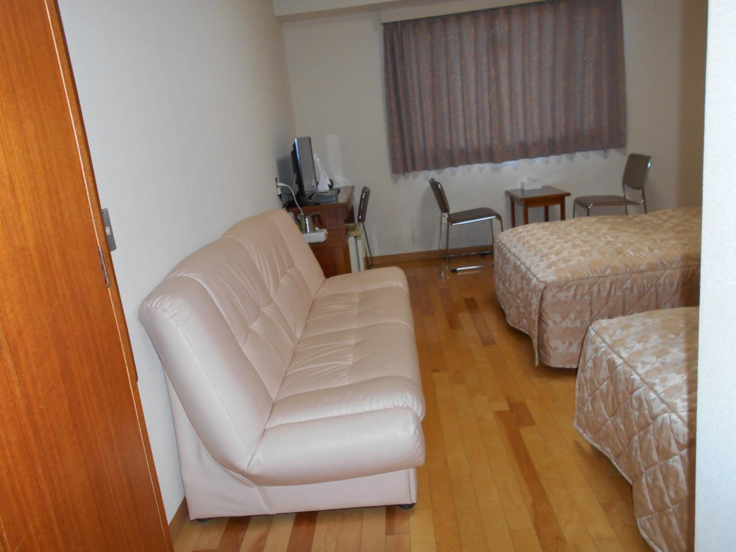 Twin Room - Non-Smoking