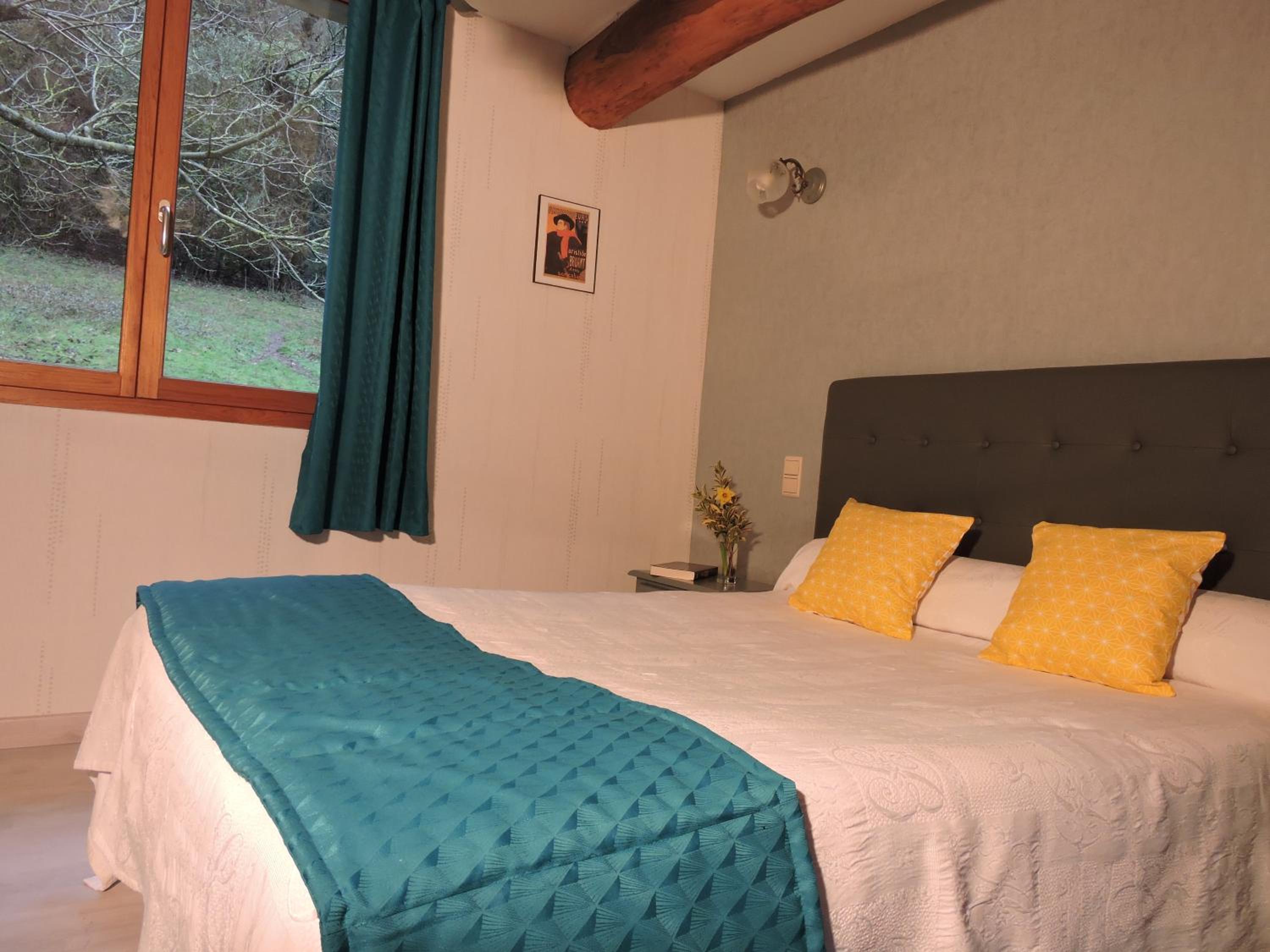 Double Room with Shower - Photo 2