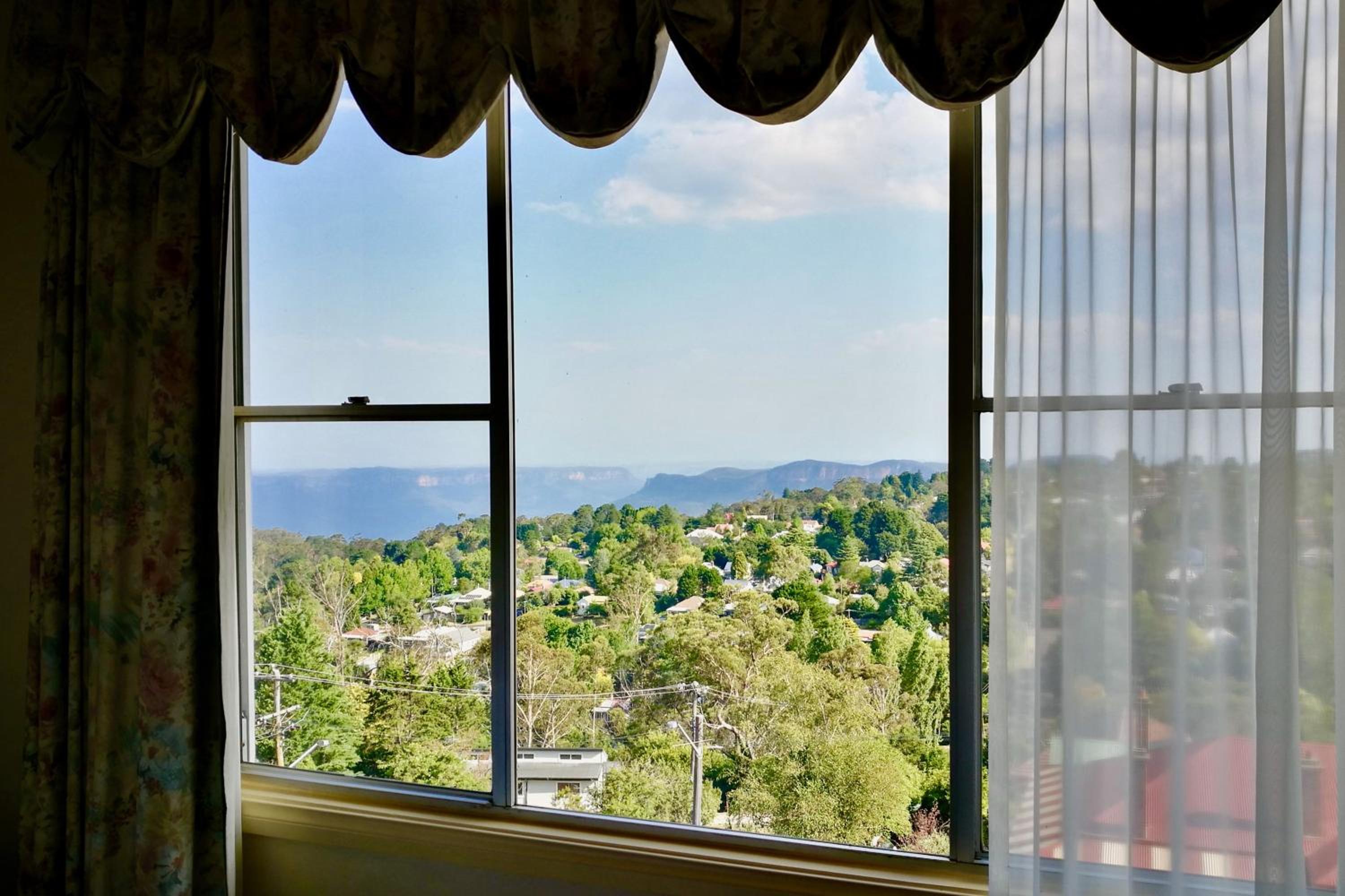Mountain View Room - Photo 3