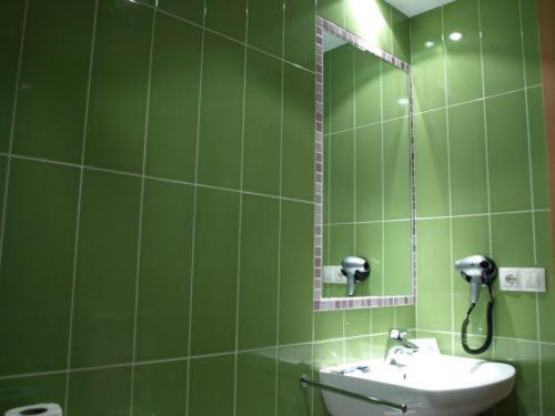 One-Bedroom Apartment (2 - 4 Adults) photo 3