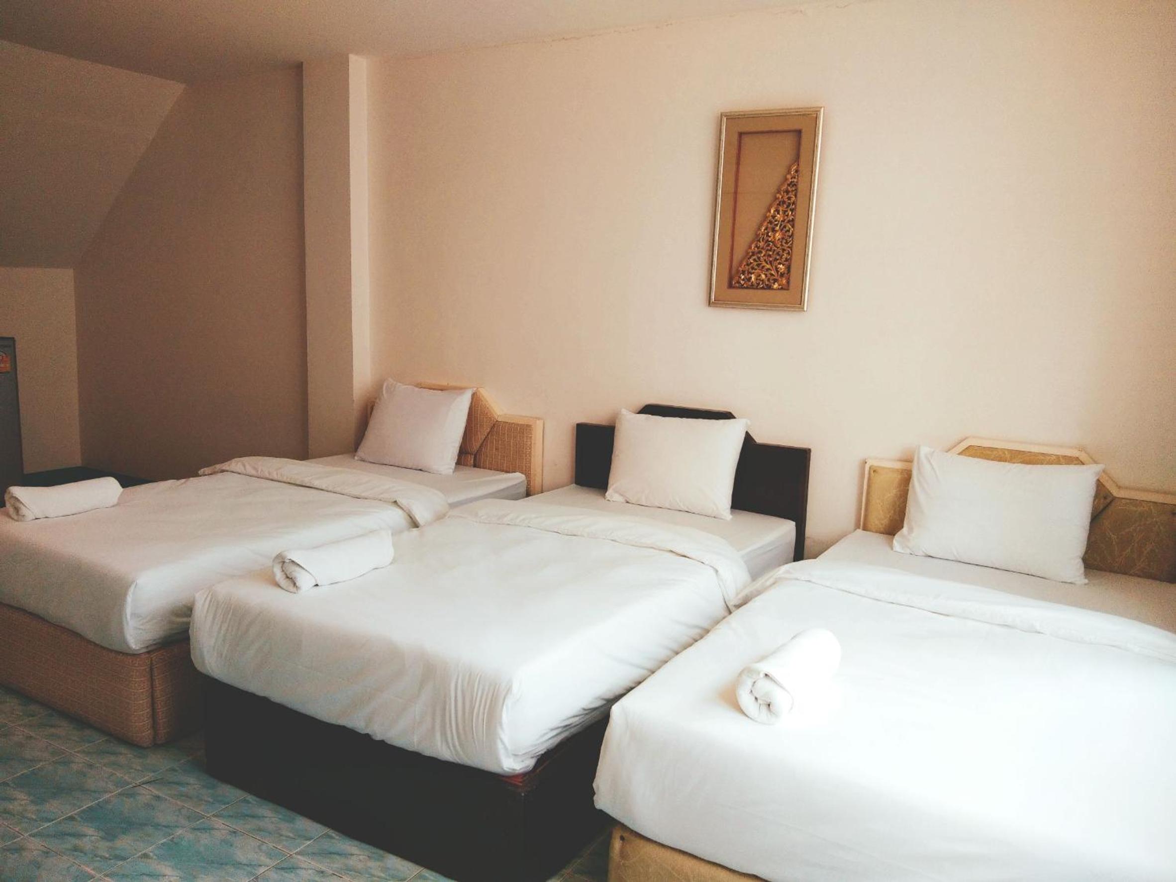 Triple Room - Photo 9