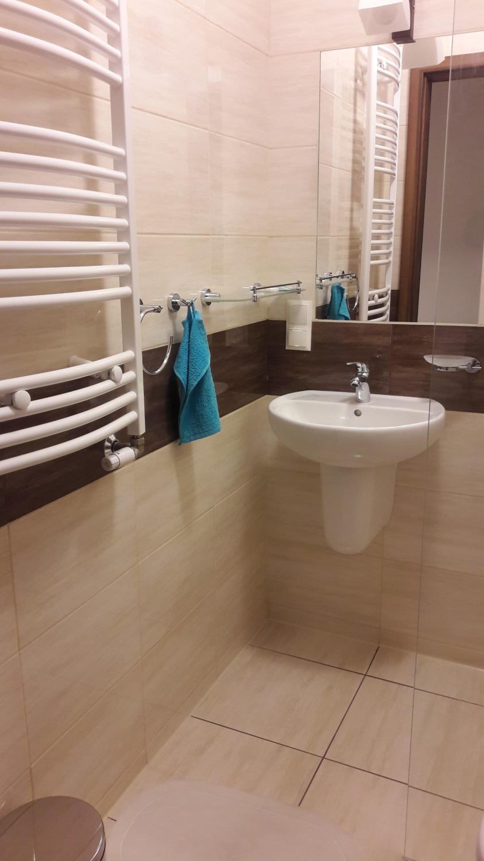 Standard Twin Room - Photo 5