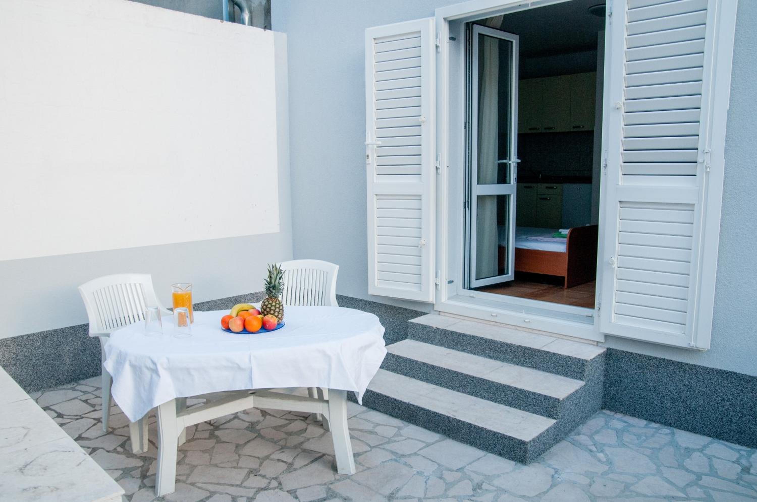 Two-Bedroom Apartment with Terrace photo 3