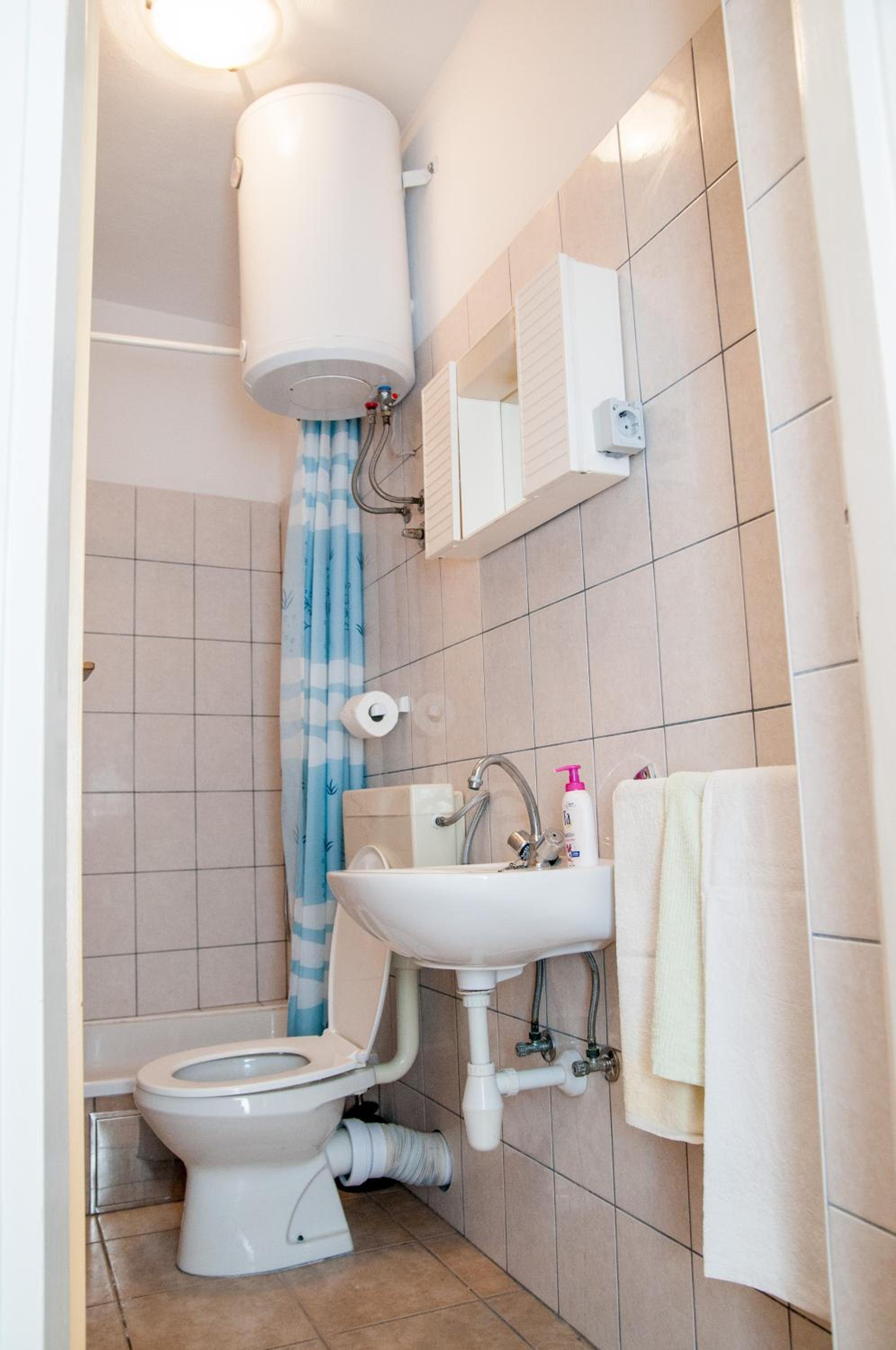 One-Bedroom Apartment with Balcony photo 3