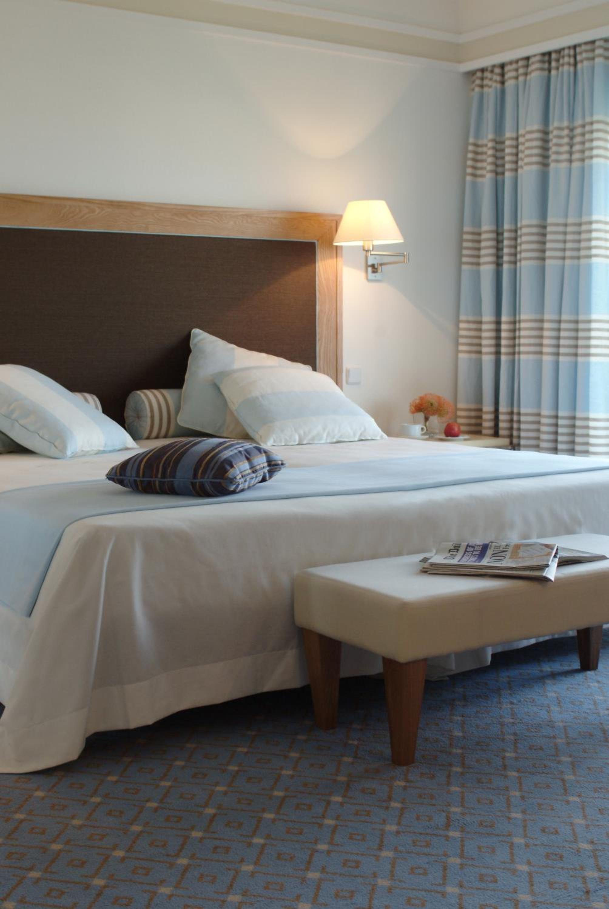 Classic Twin Room with City View