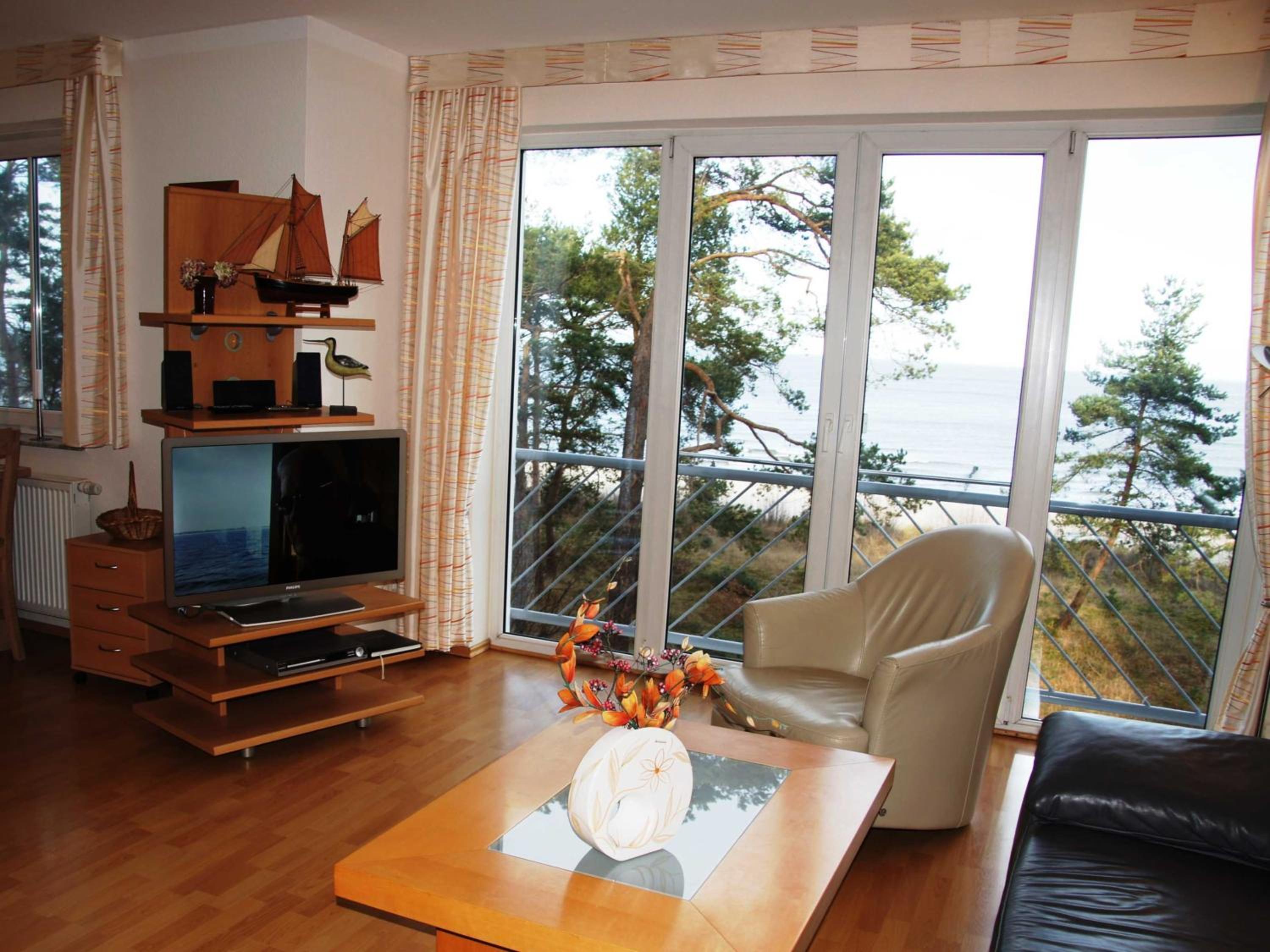 One-Bedroom Apartment with Sea View photo 3