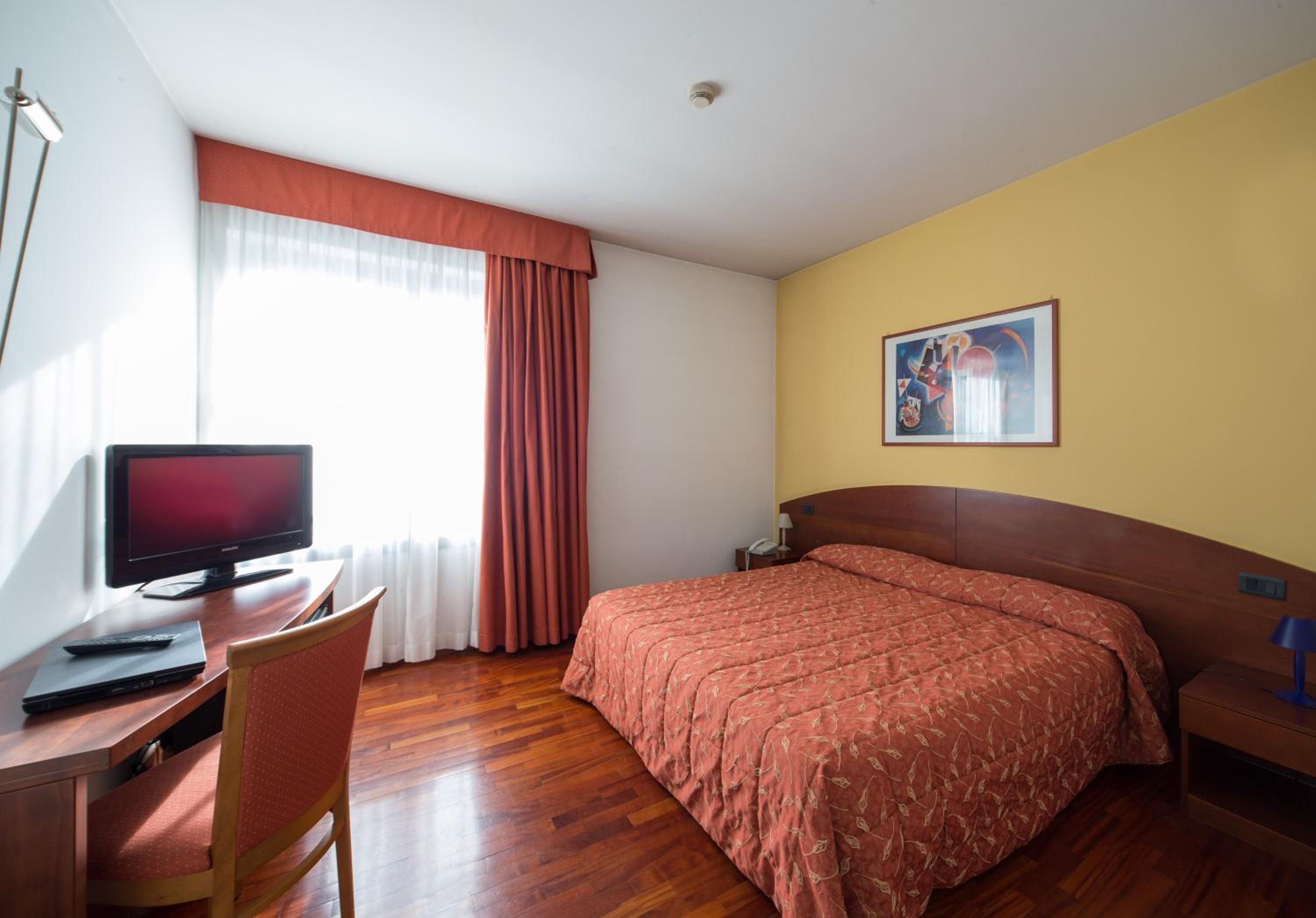Double Room - Photo 2