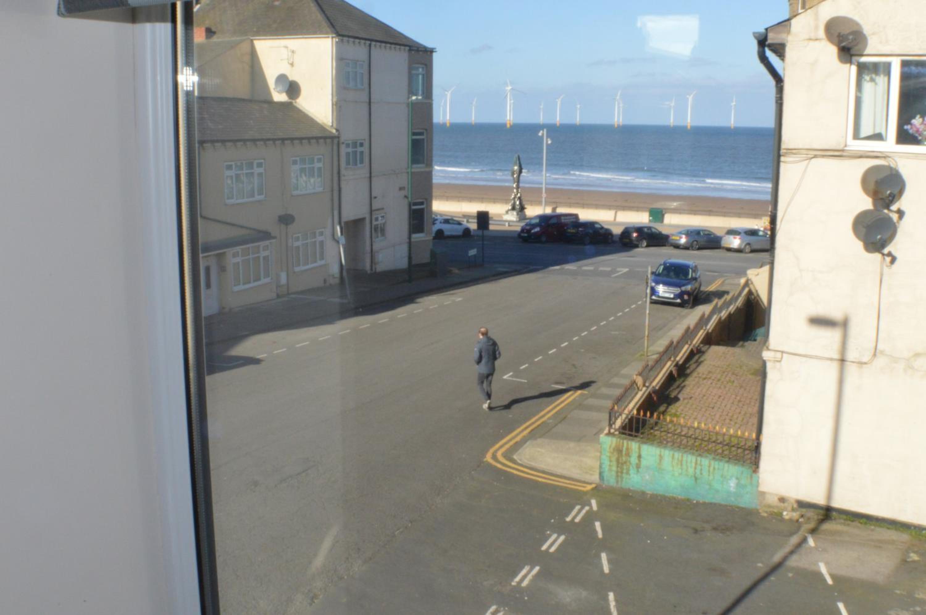 Apartment with Sea View - Photo 12