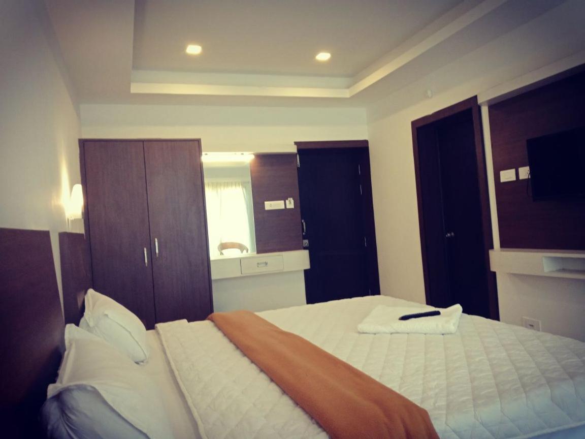 Deluxe Room - Photo 10