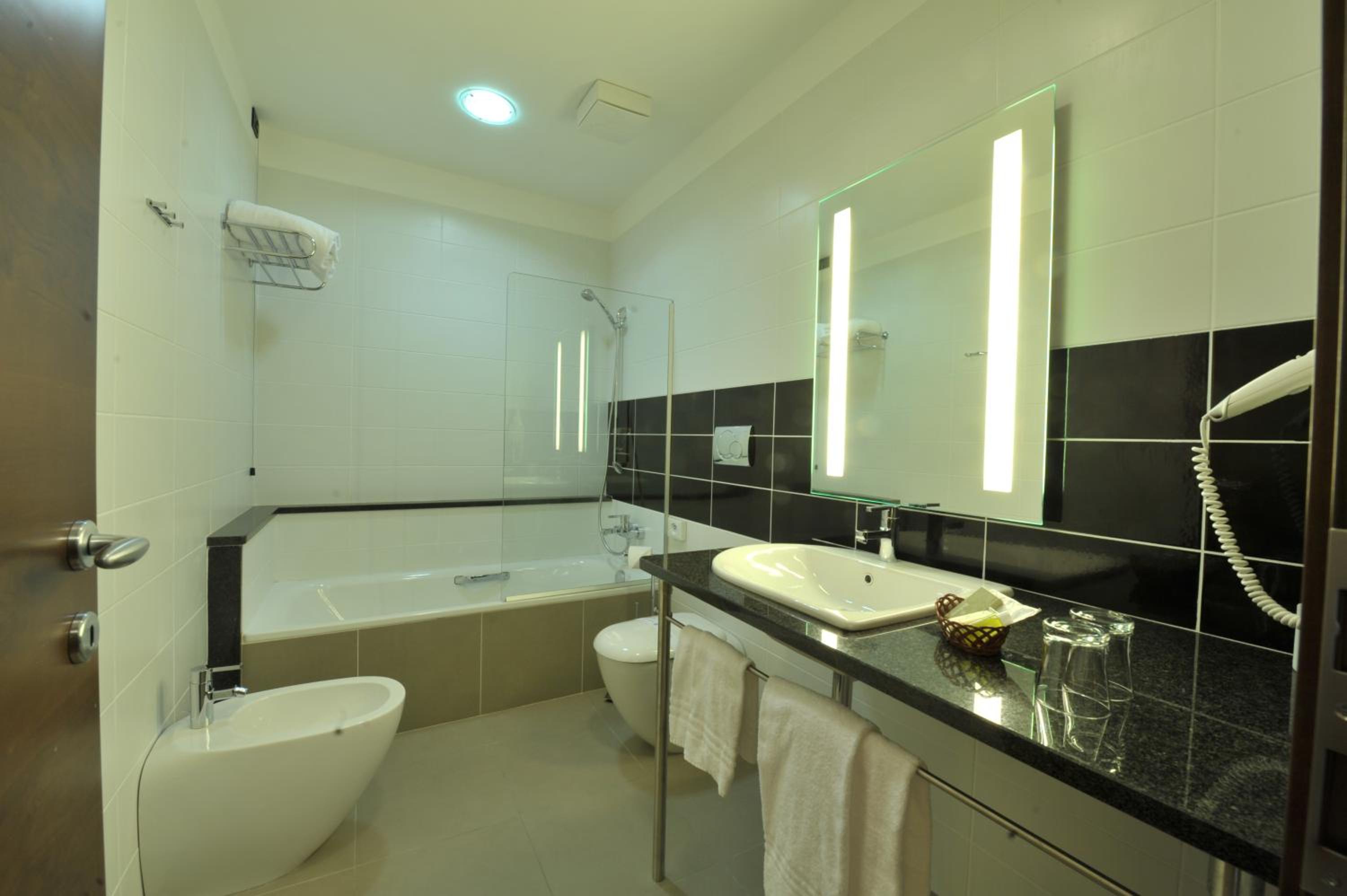 Deluxe Double Room - Photo 5