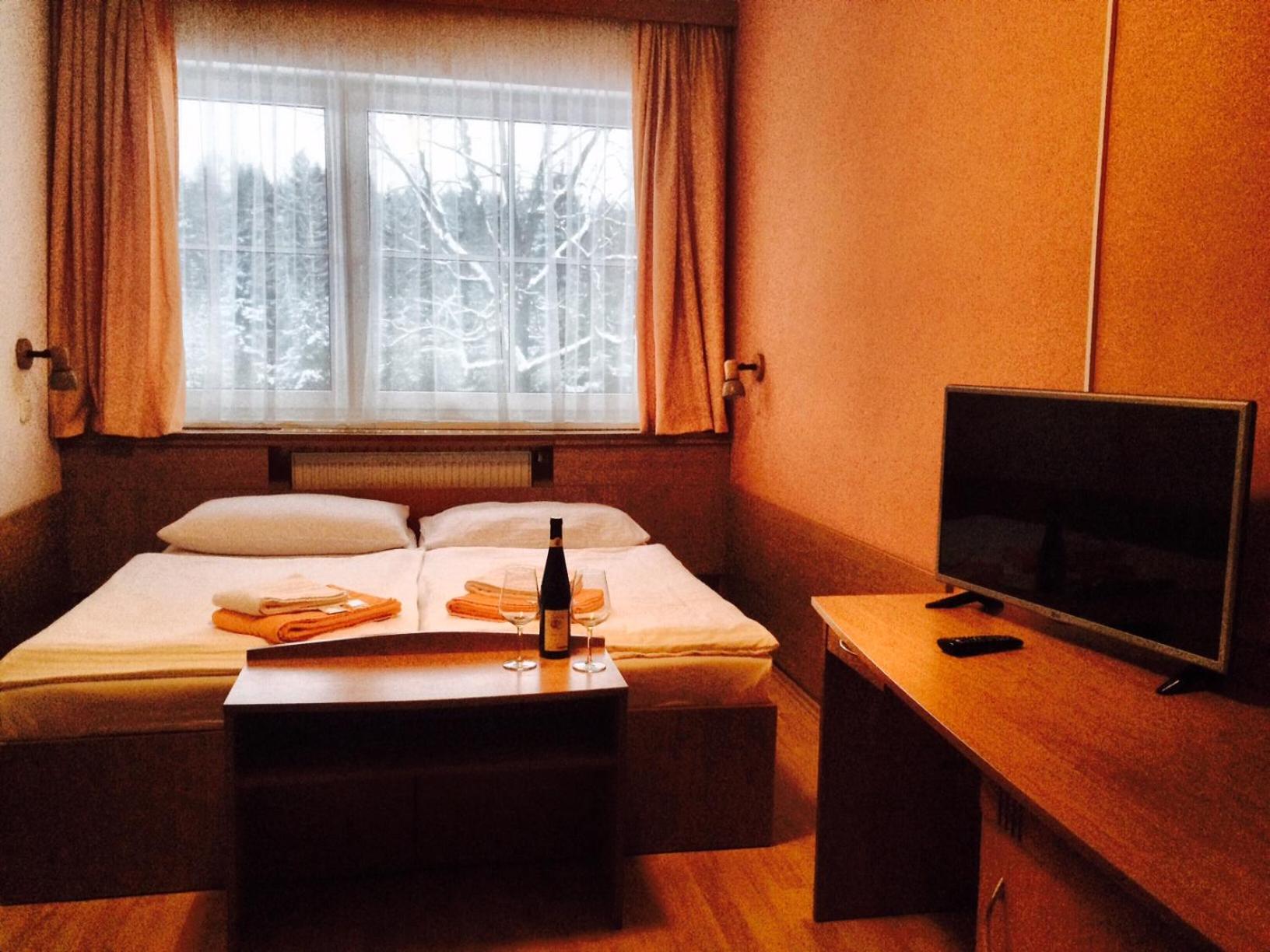 Double Room - Photo 3