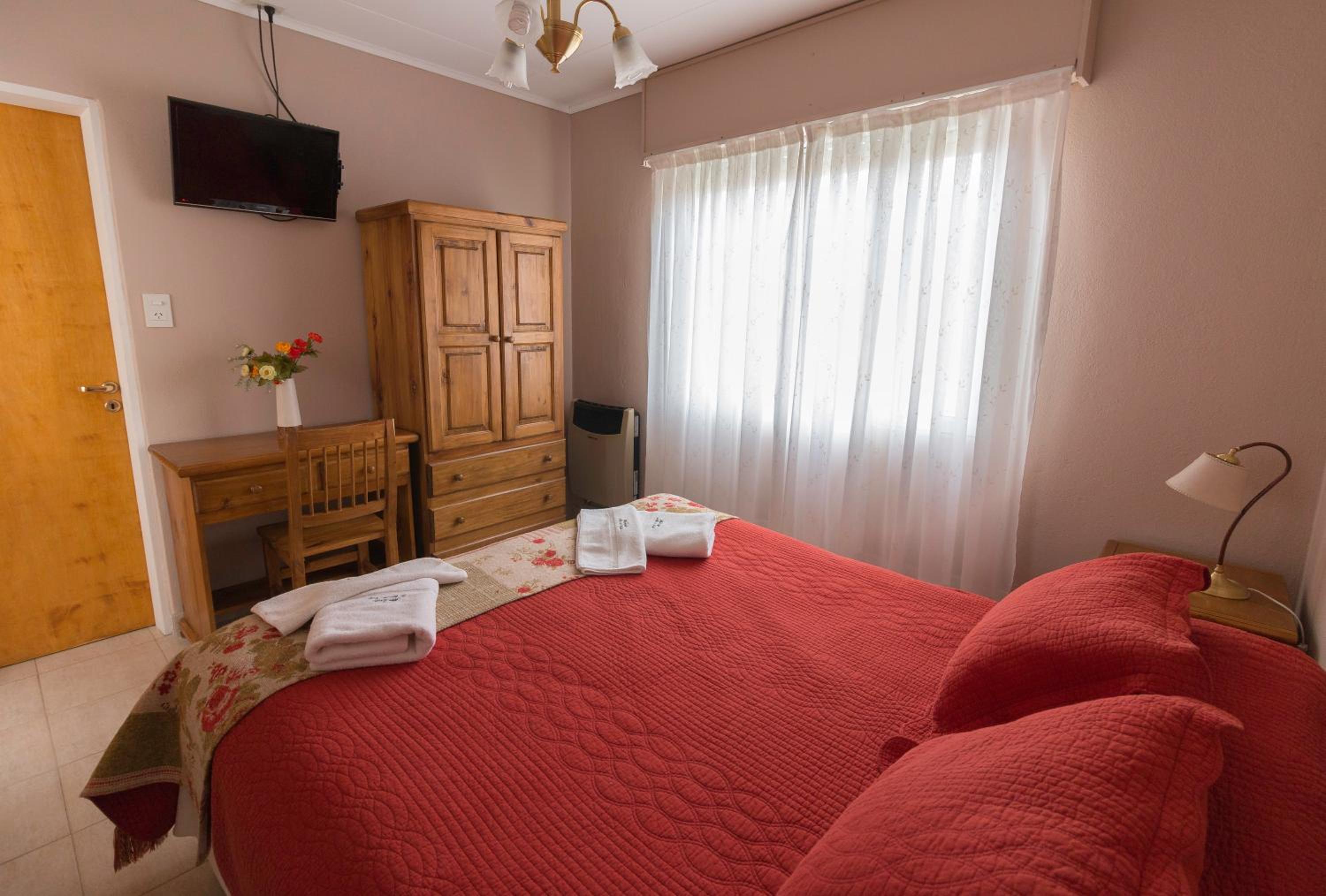 Standard Double or Twin Room photo 1
