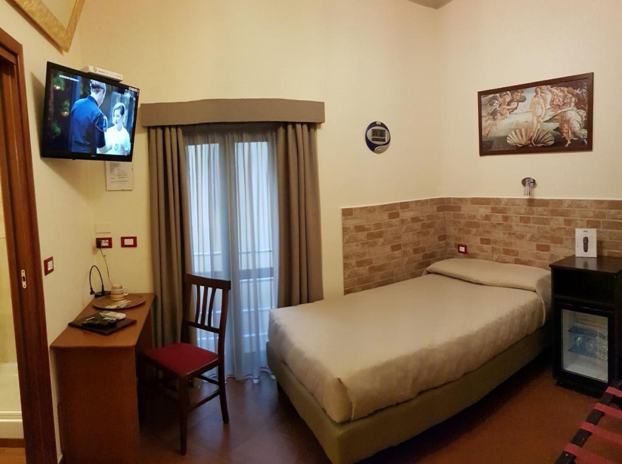 Single Room photo 1