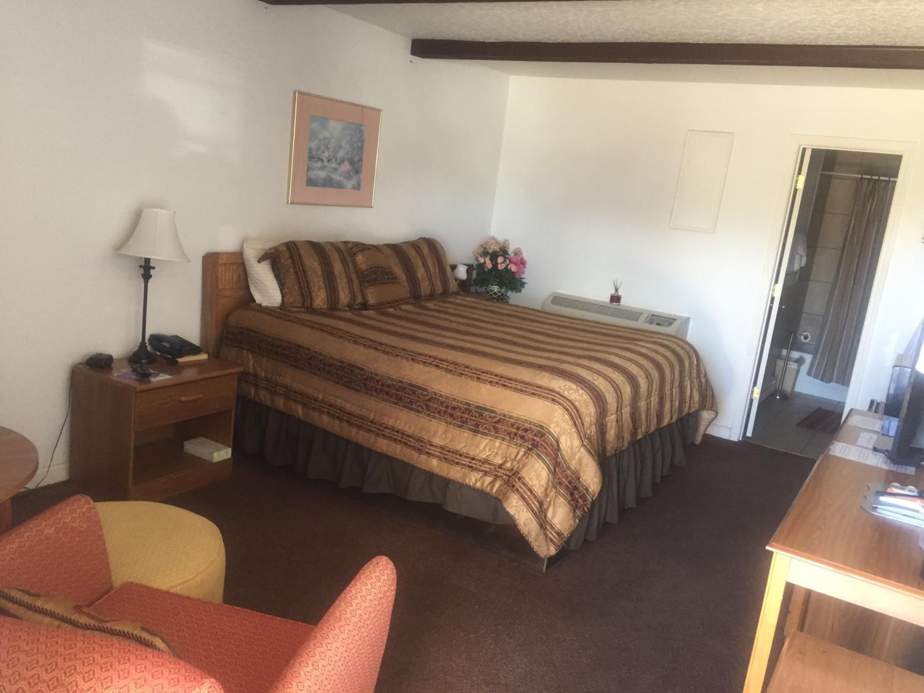 Deluxe King Room photo 2