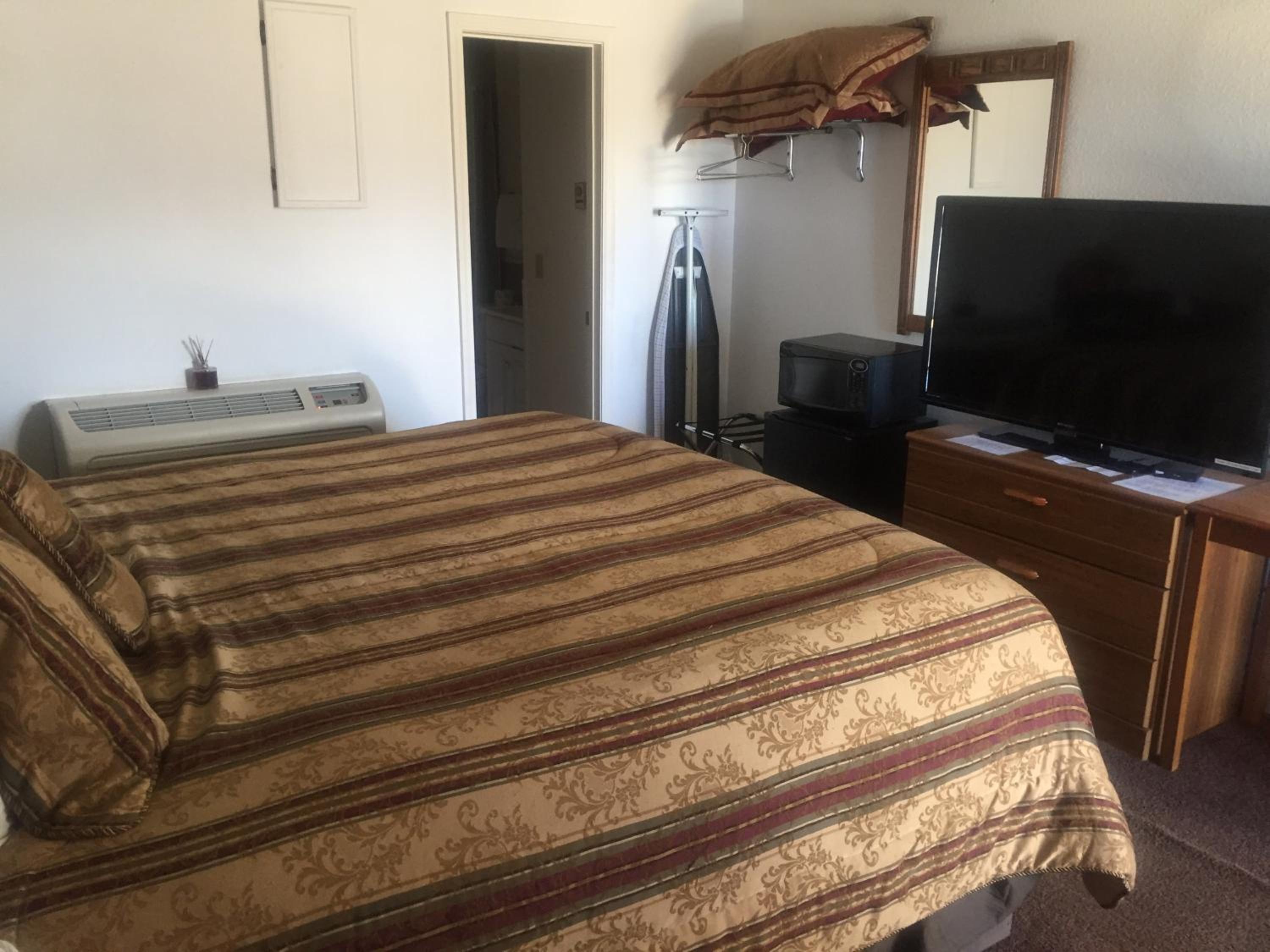 Deluxe King Room photo 1
