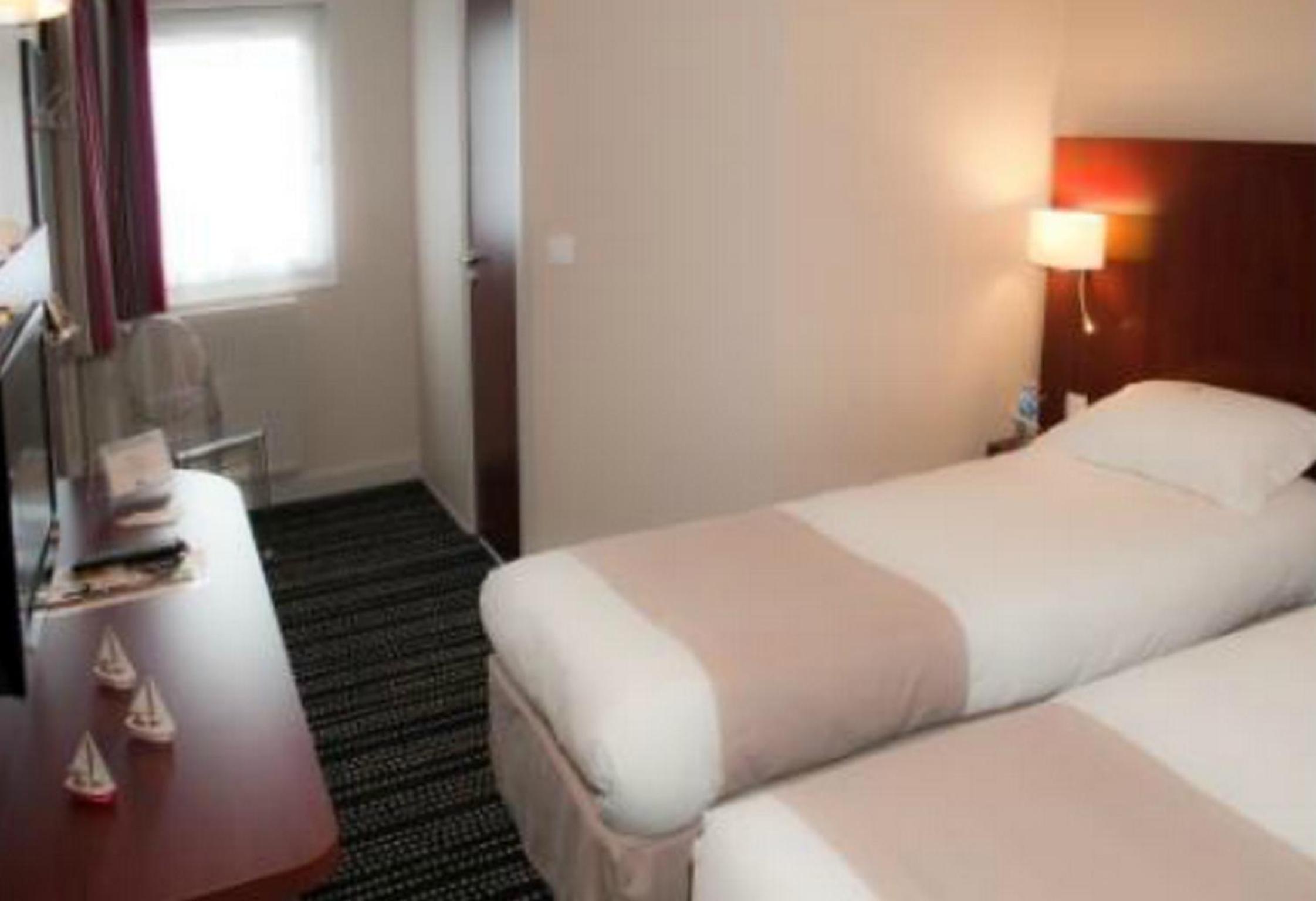 Twin Room - Photo 1