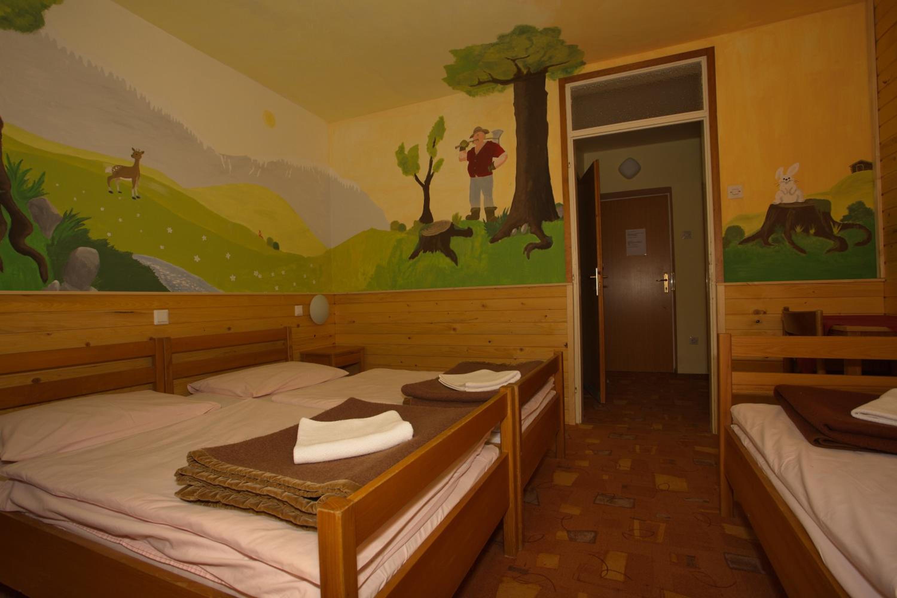 Triple Room with Private Bathroom - Photo 7