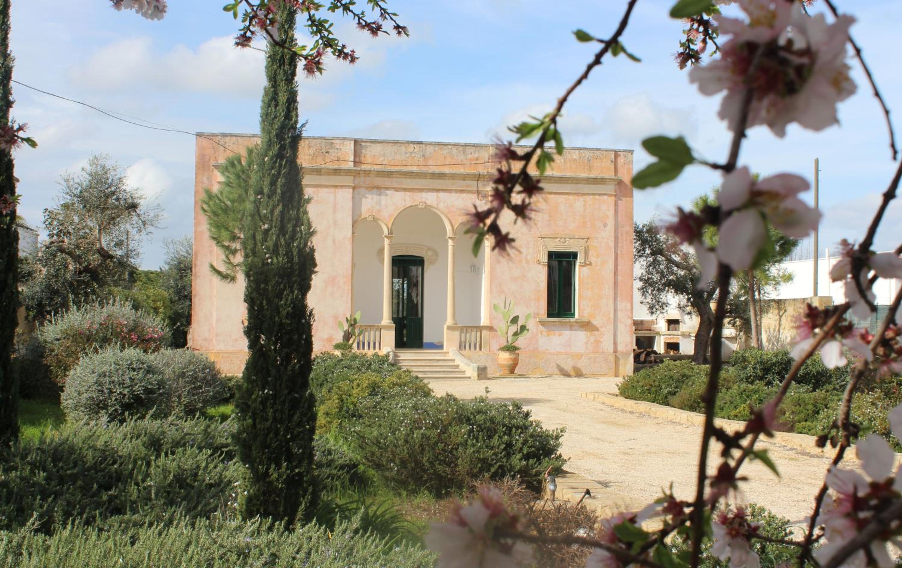 Villa photo 2