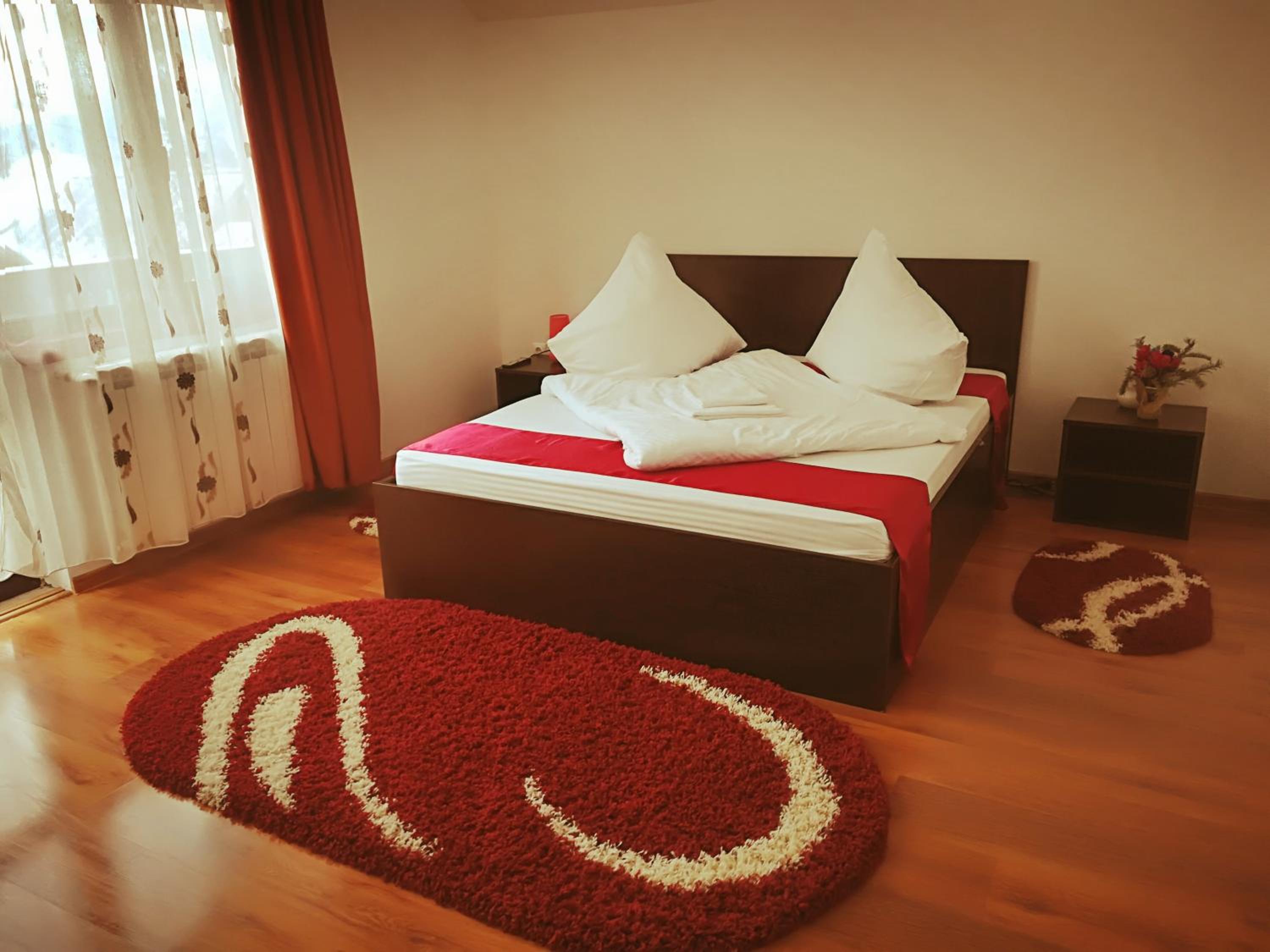 Deluxe Double Room with Shower - Photo 13