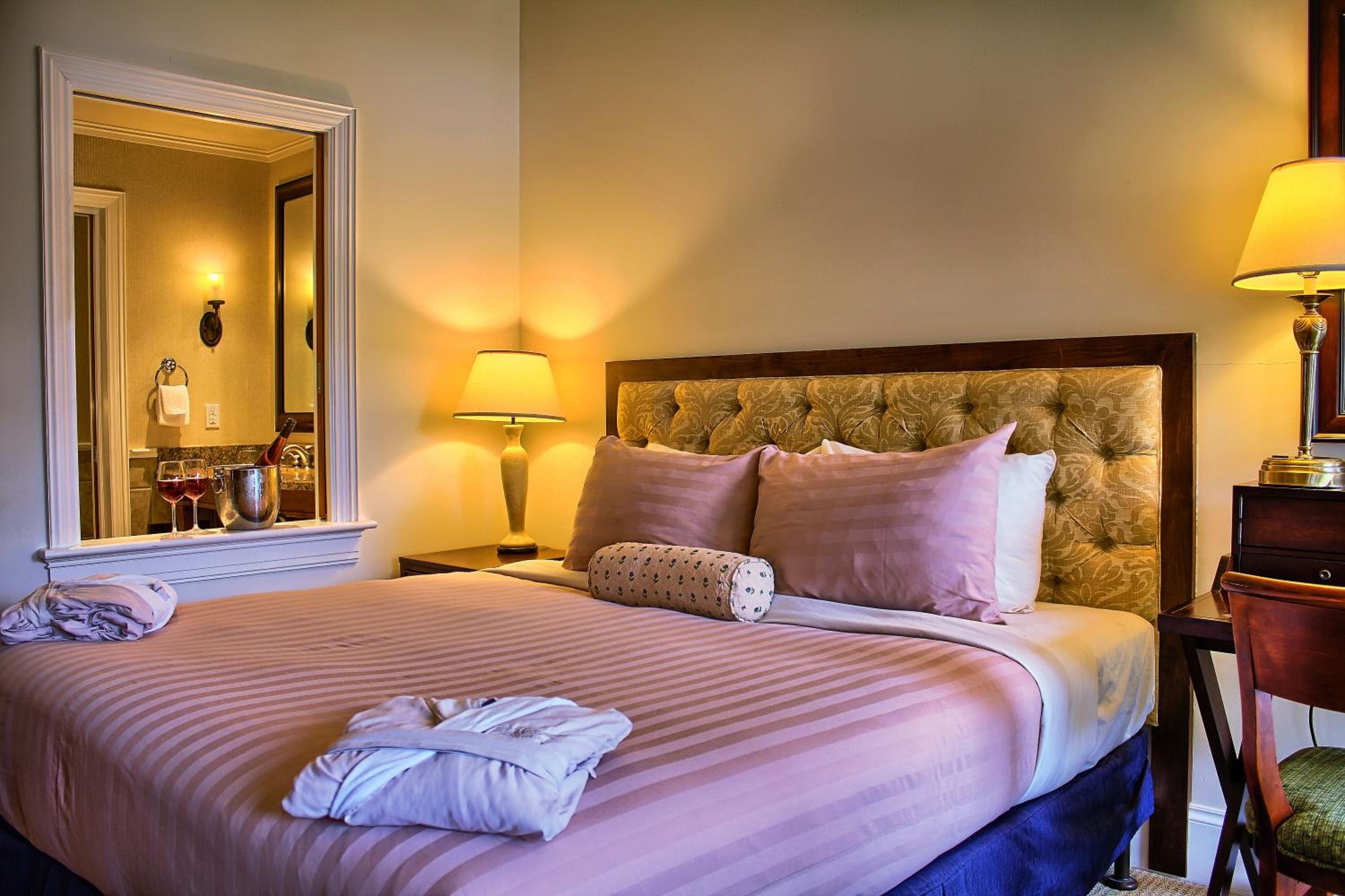 King Lodge Room photo 1