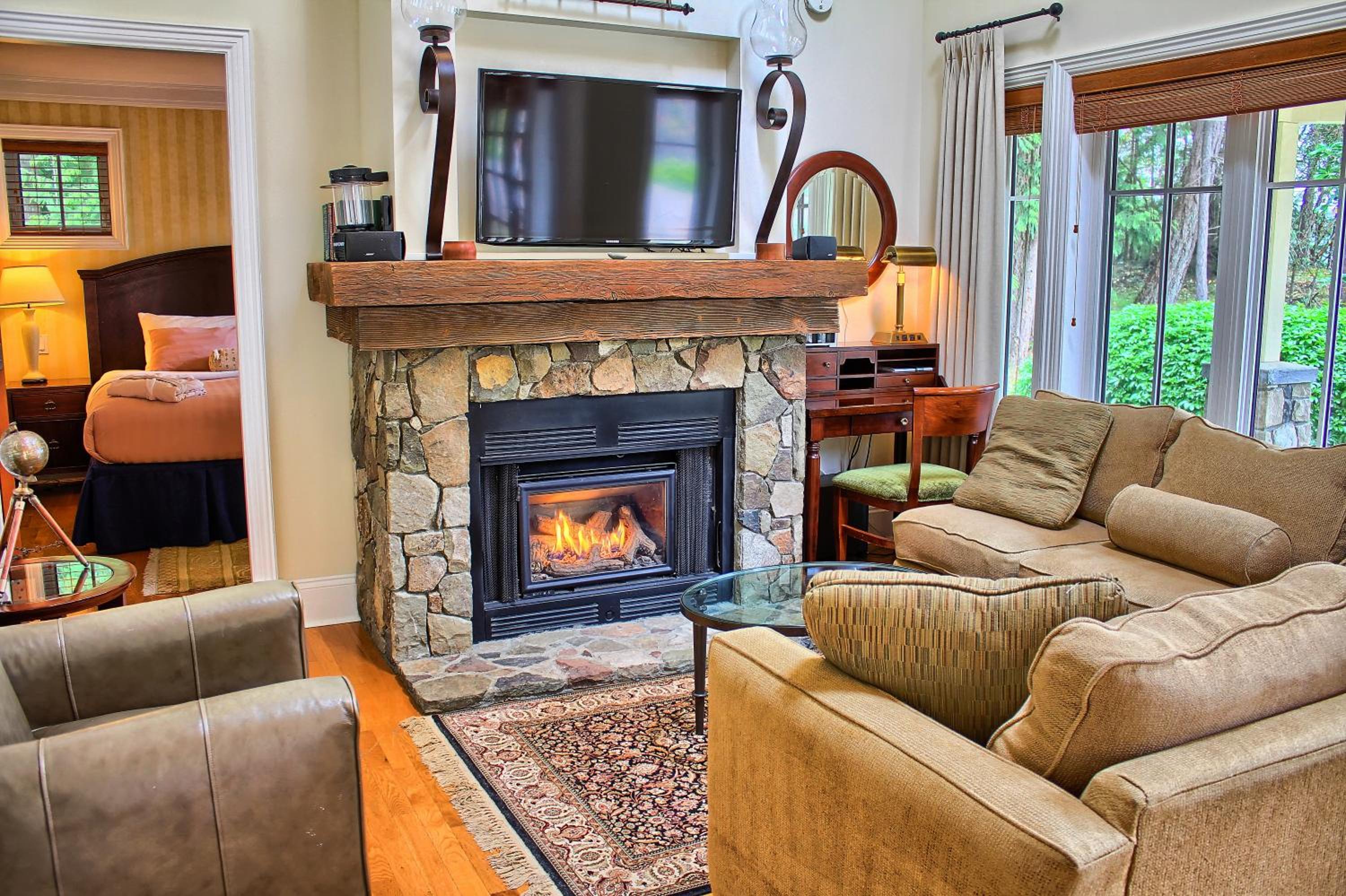 Two-Bedroom Cottage with Hot Tub photo 1
