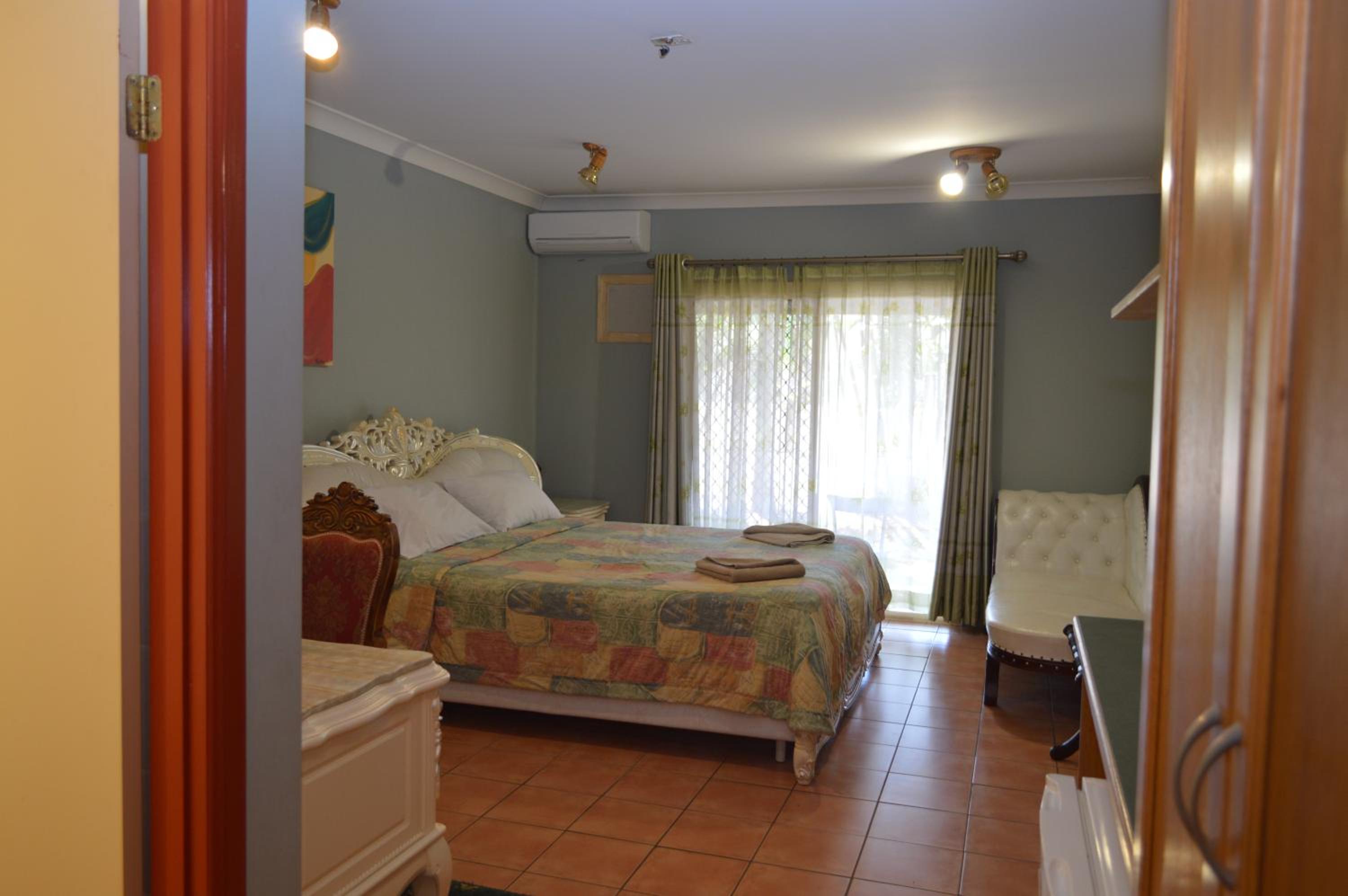 Standard Double Room photo 2