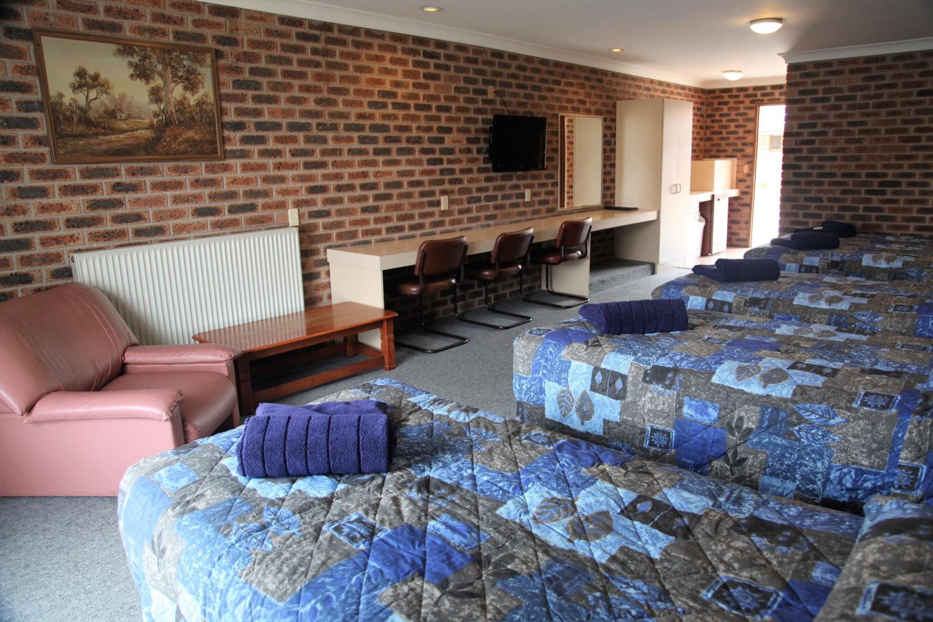 Standard Family Room - Photo 2