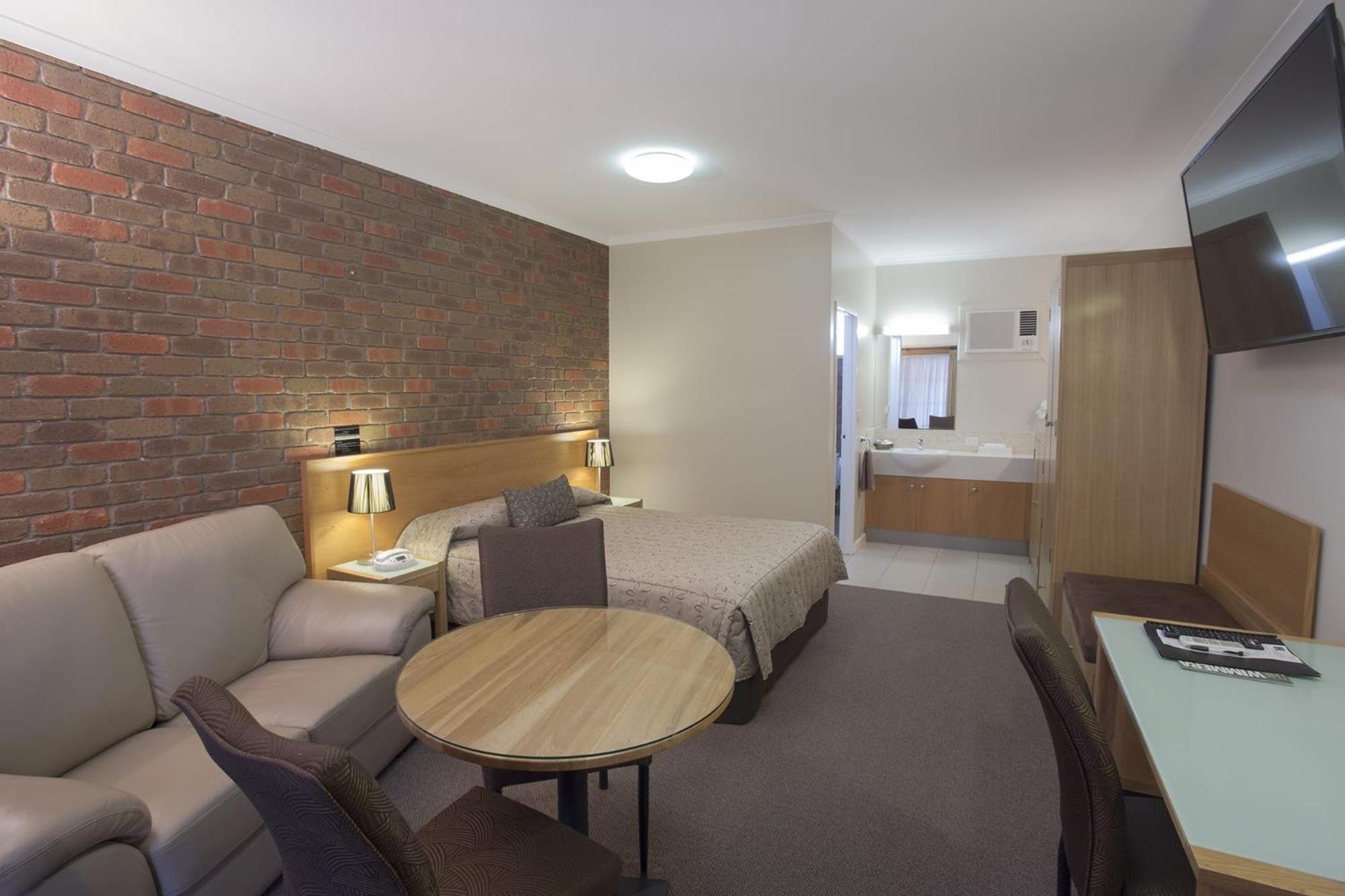 Deluxe Double Room - Photo 10