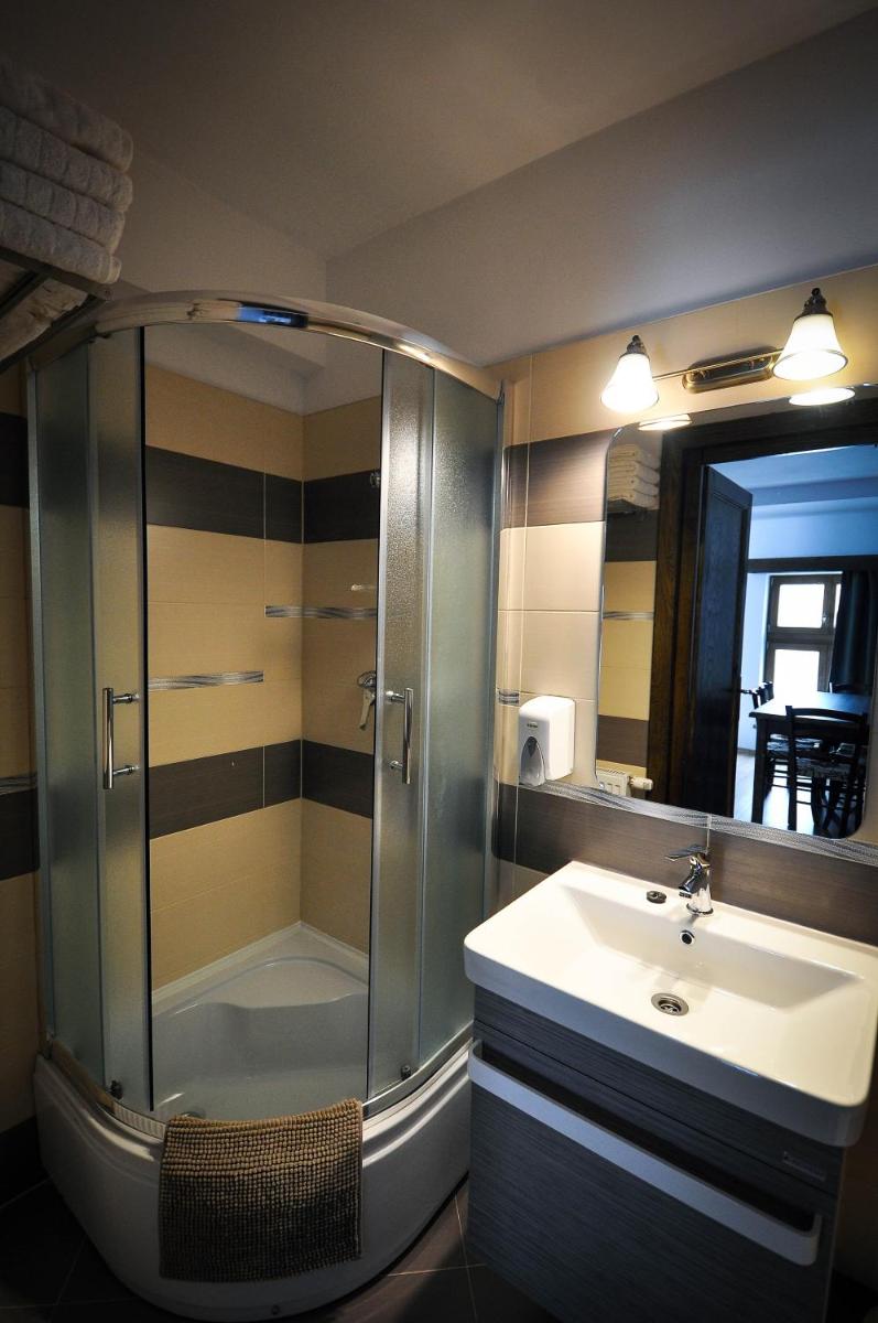 Studio Apartment - Photo 9