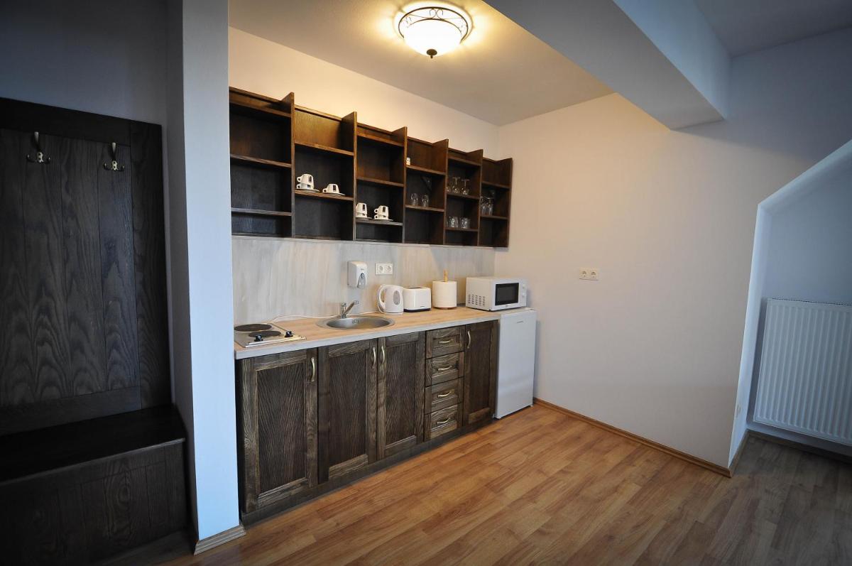 Studio Apartment - Photo 1