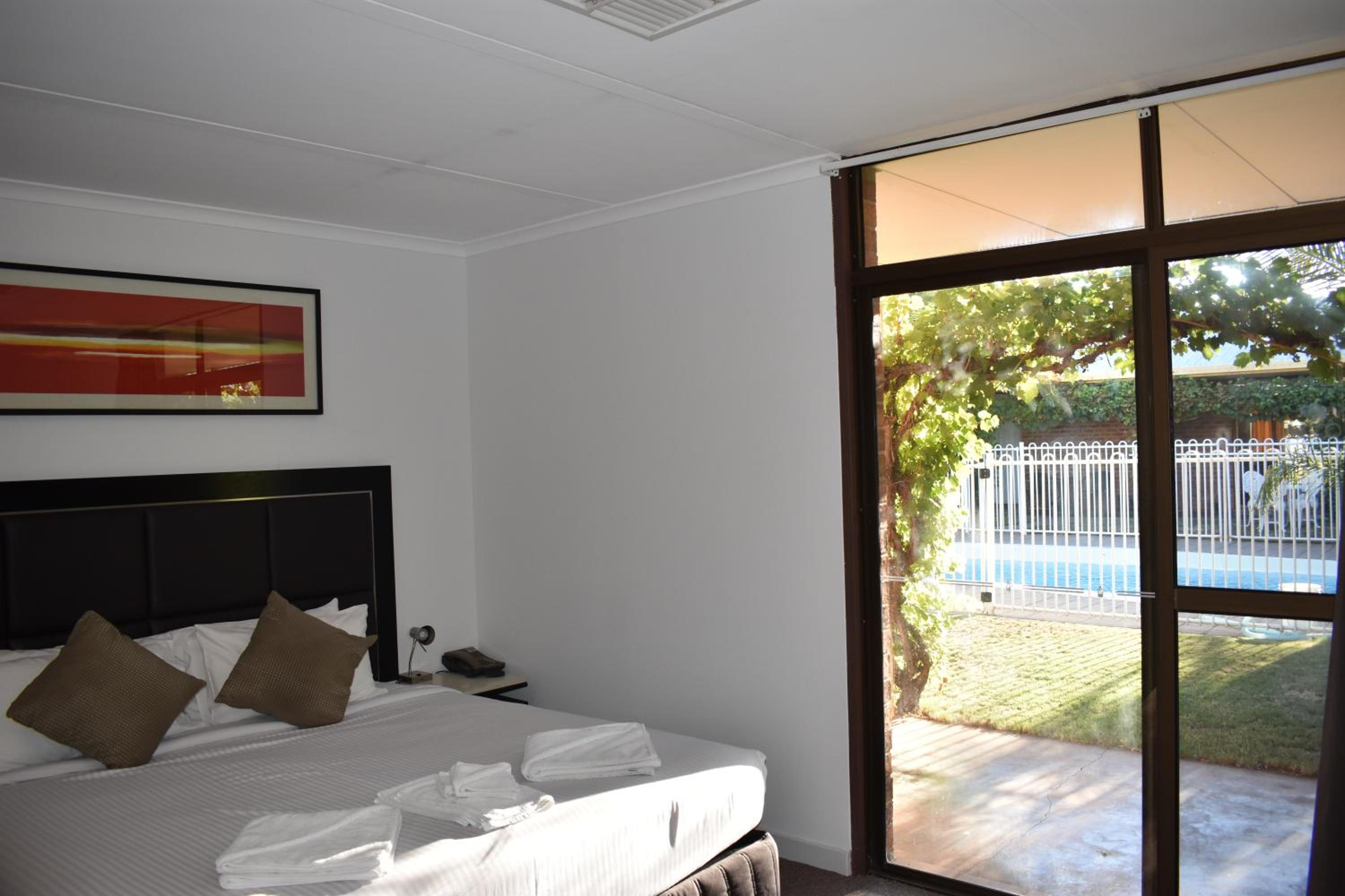 Superior King Room - Photo 4