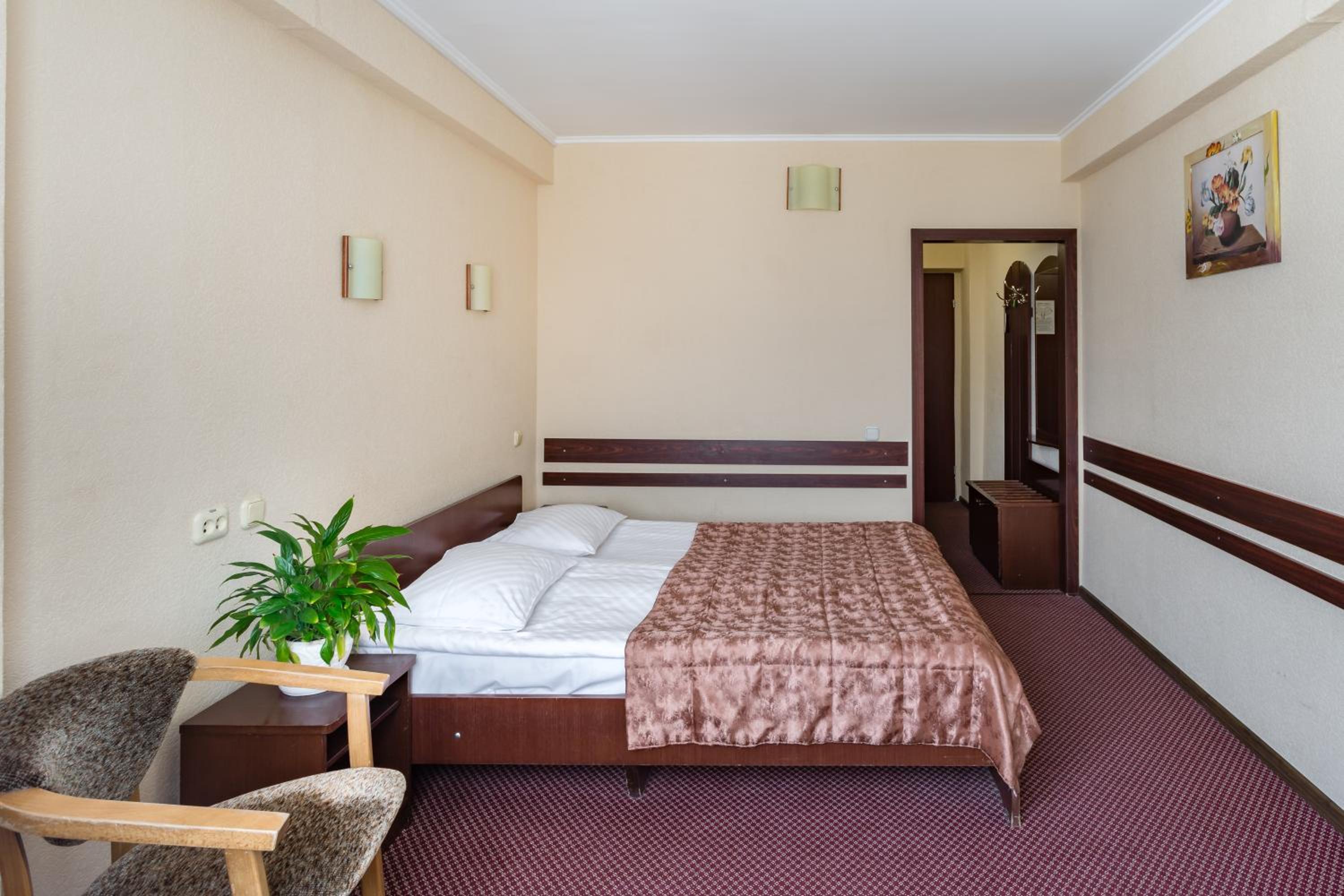 Economy Double Room photo 2
