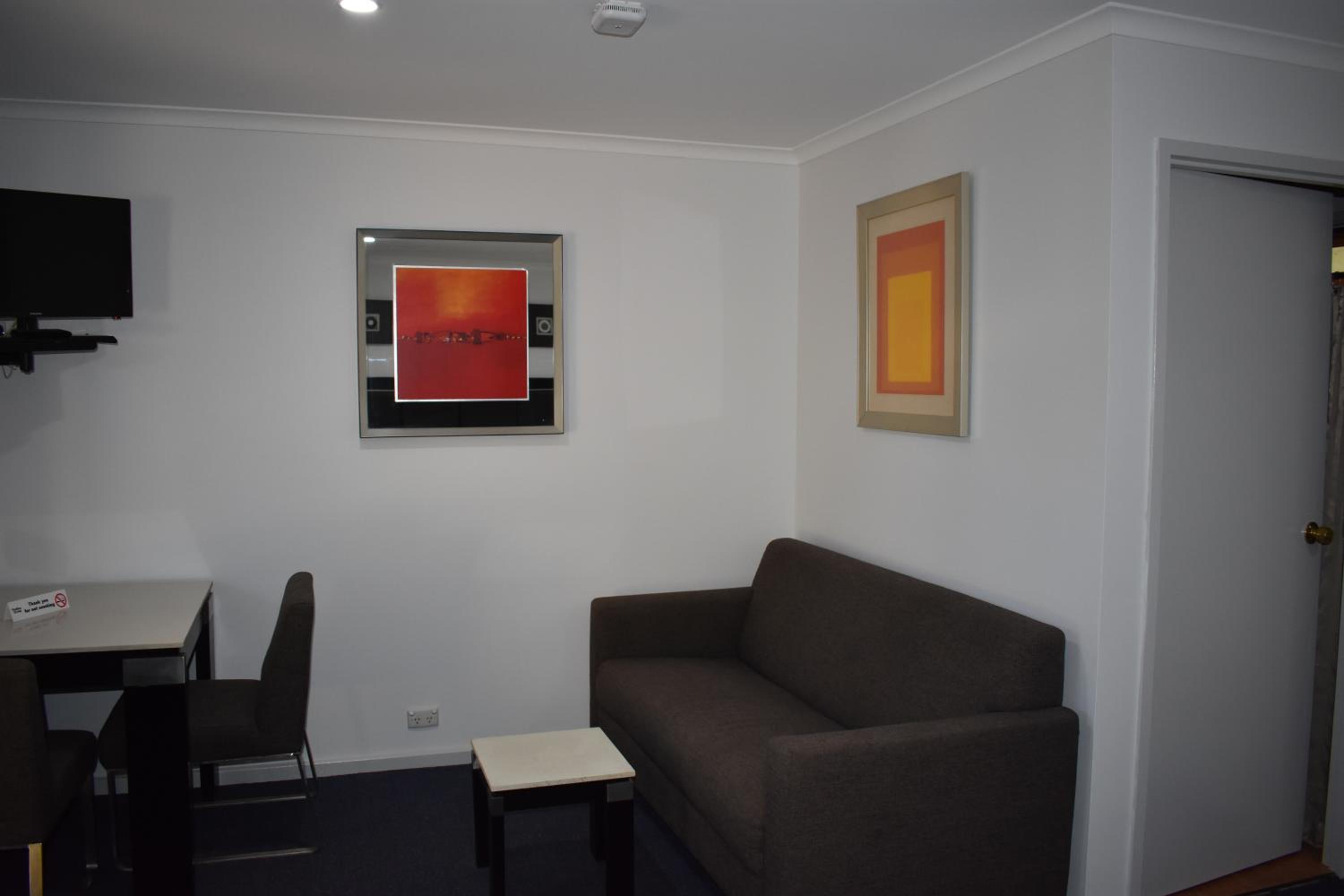 Superior King Room - Photo 7