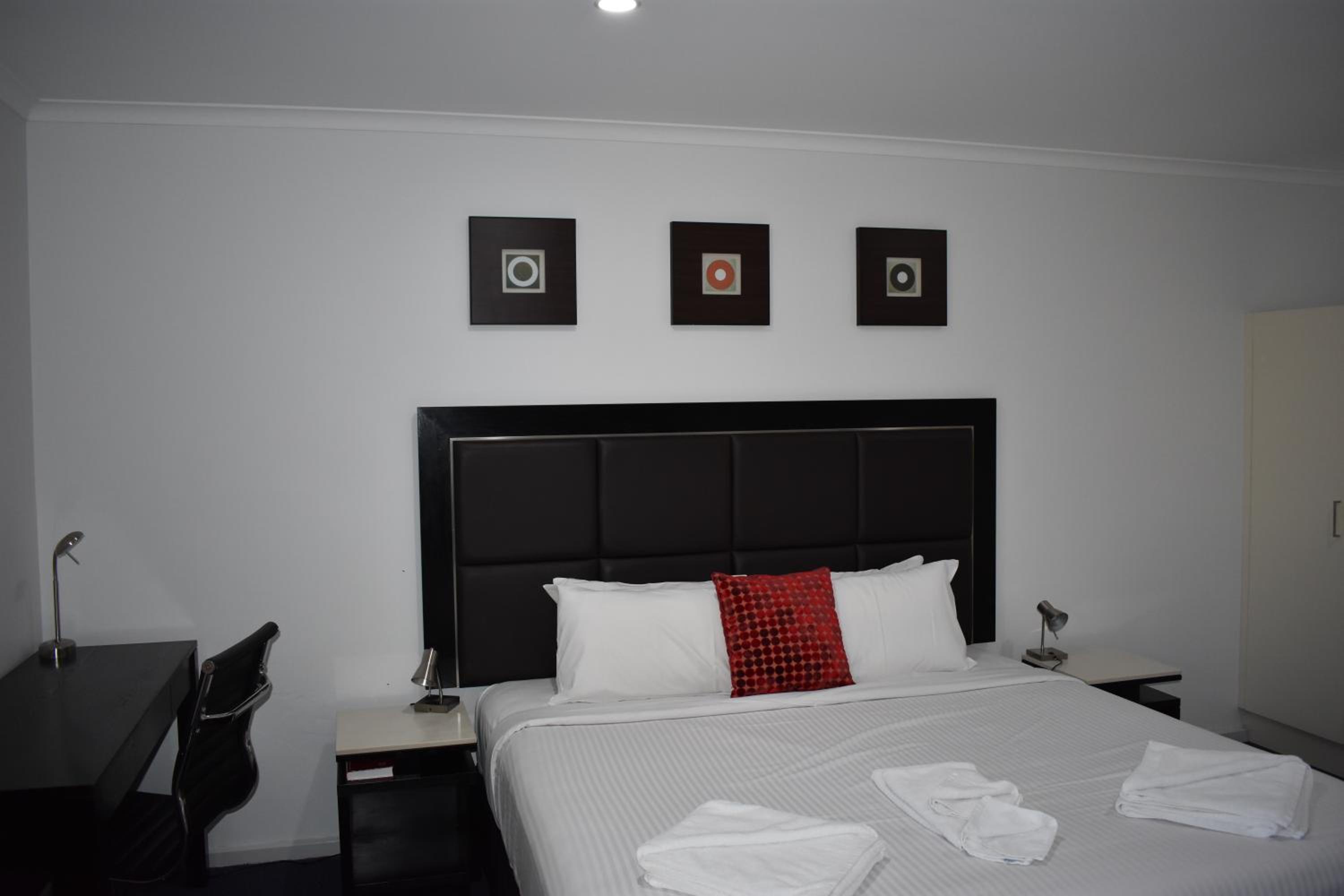 Superior King Room - Photo 8